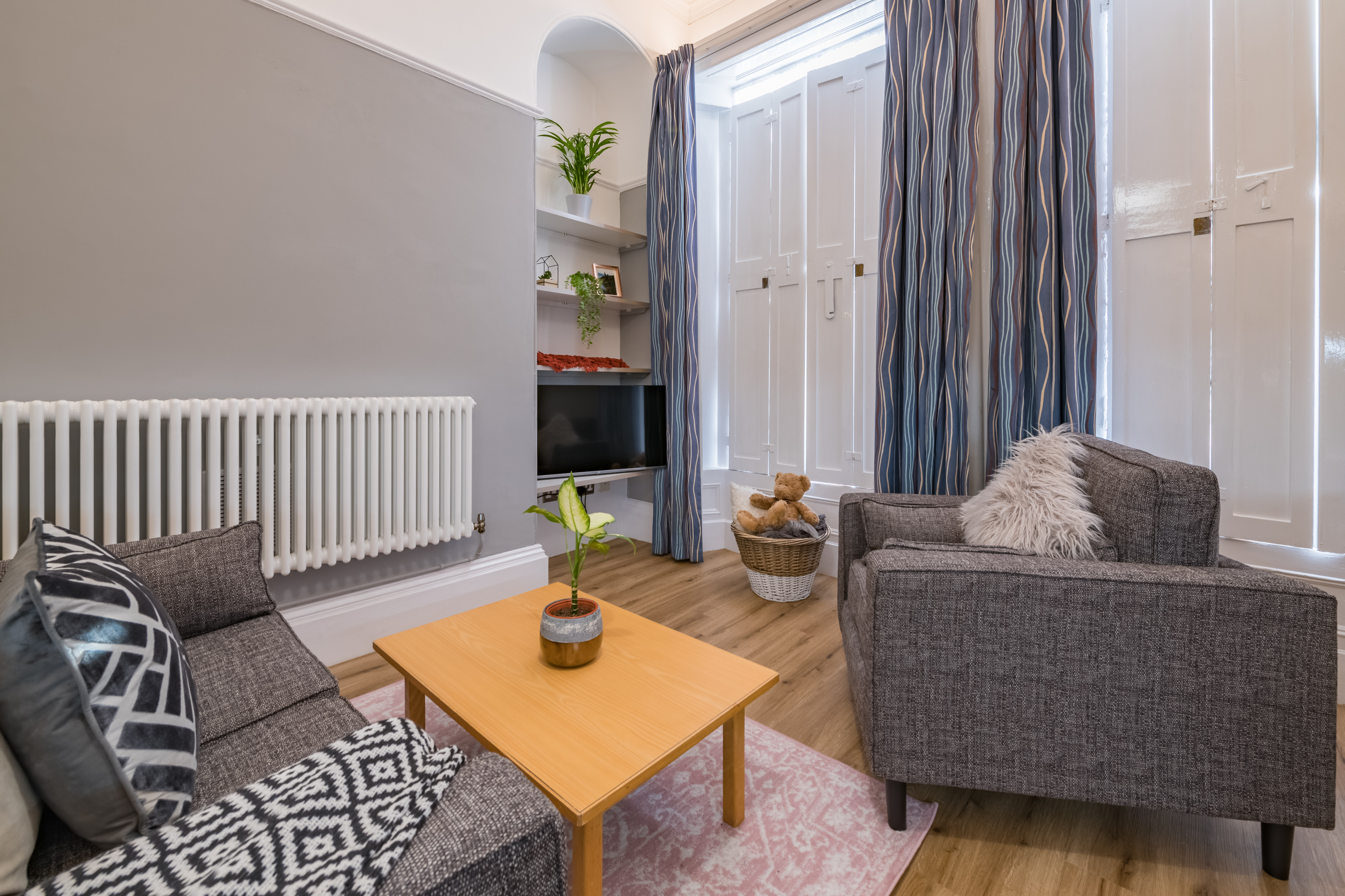 Flat 10 - Woodsley Terrace photography by Bevan Cockerill-19.jpg