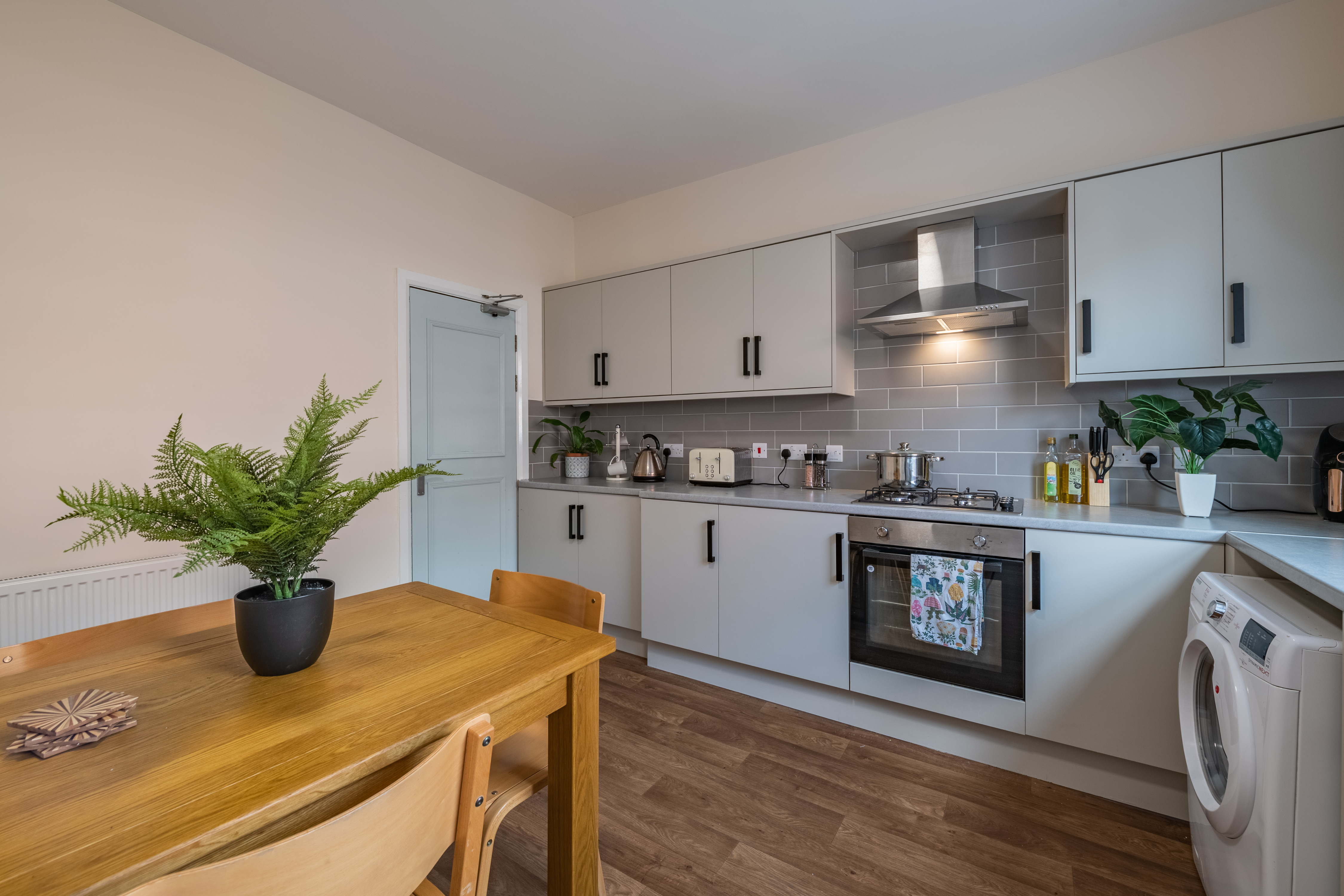 6 Ashville Avenue - Photography by Bevan Cockerill-4.jpg