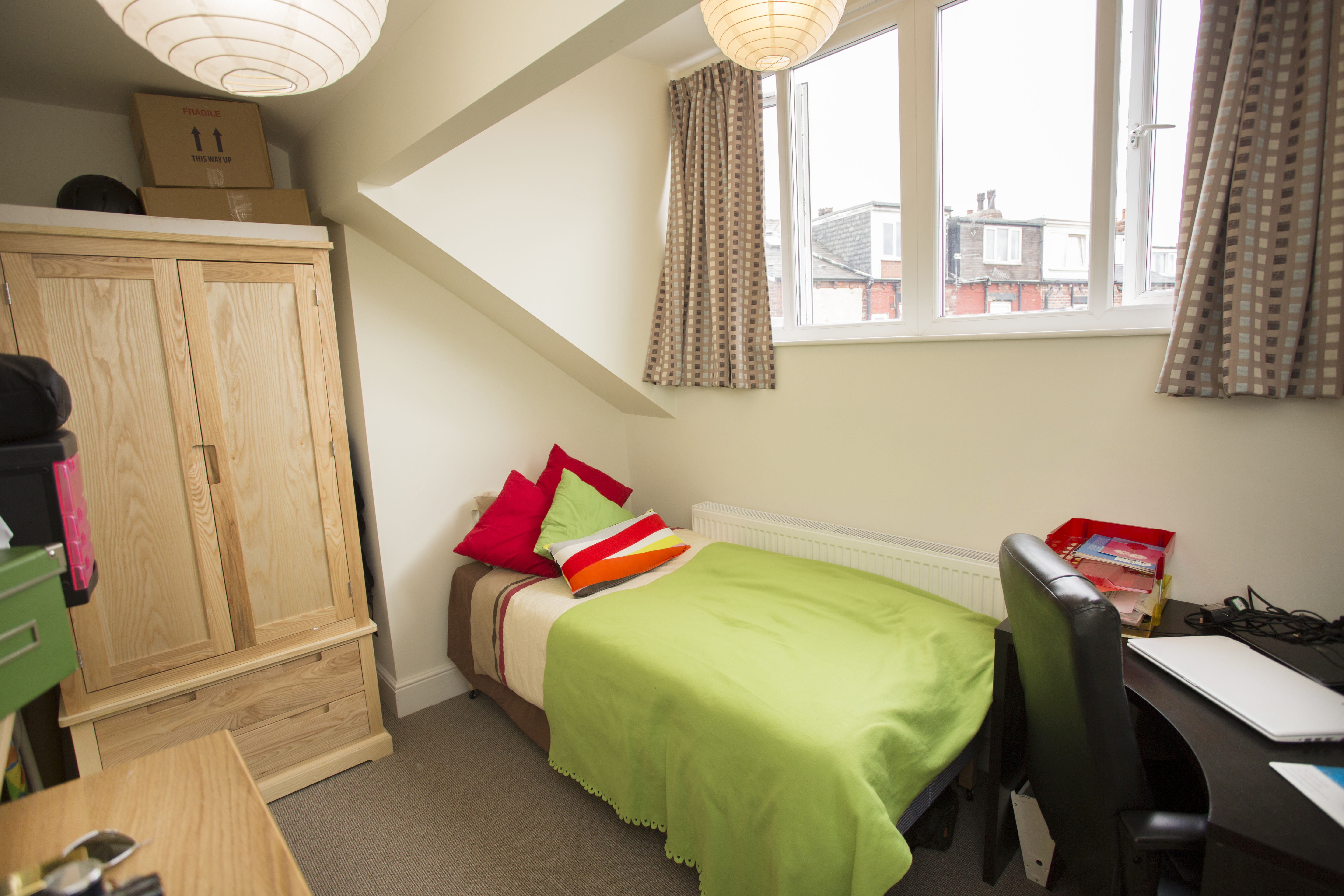 8 CHISWICK - Bedroom 4 (2).JPG