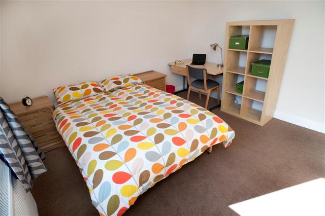 9 RRd Bedroom 1 (1).jpg