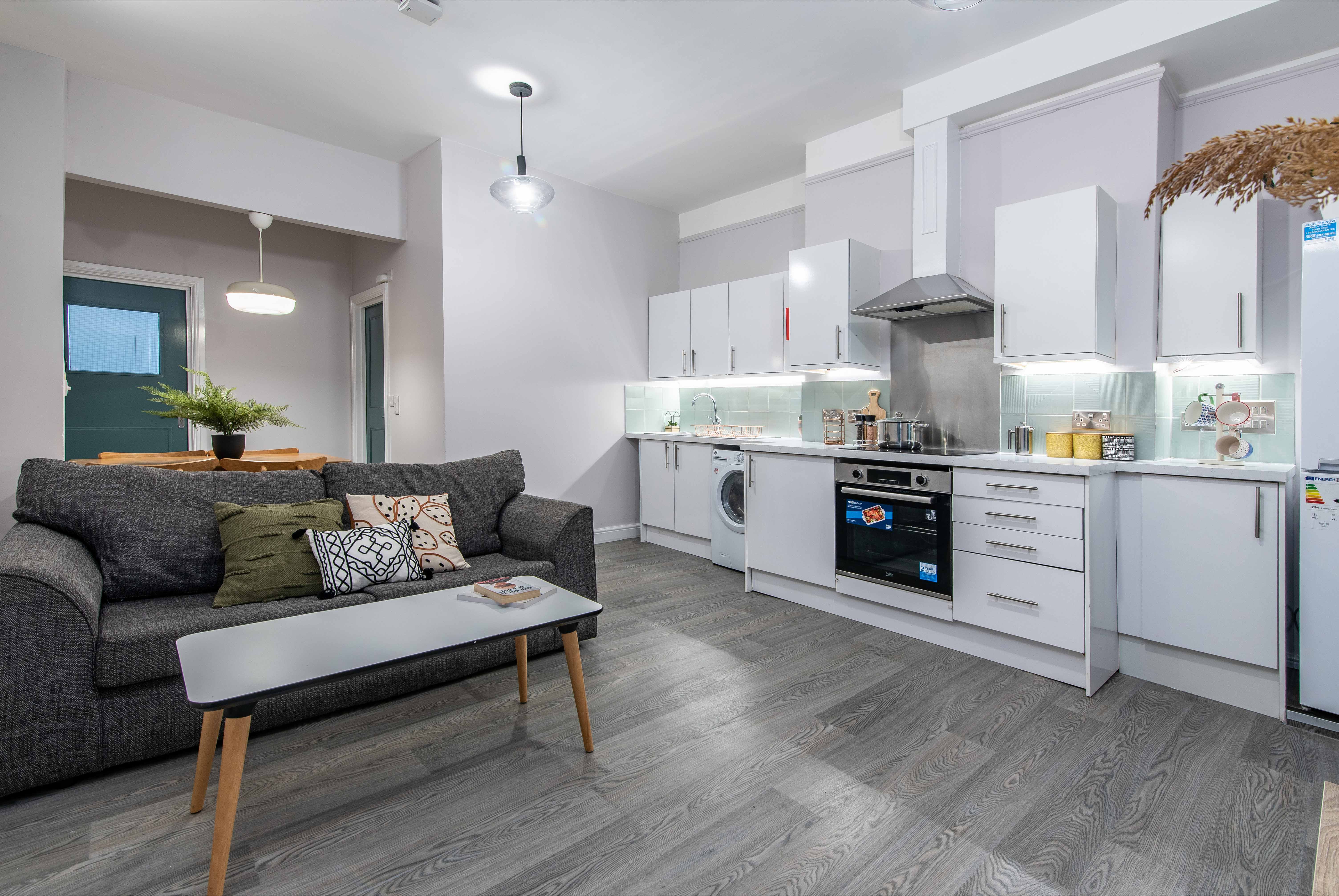 Flat 1,64 Addison St Low 2