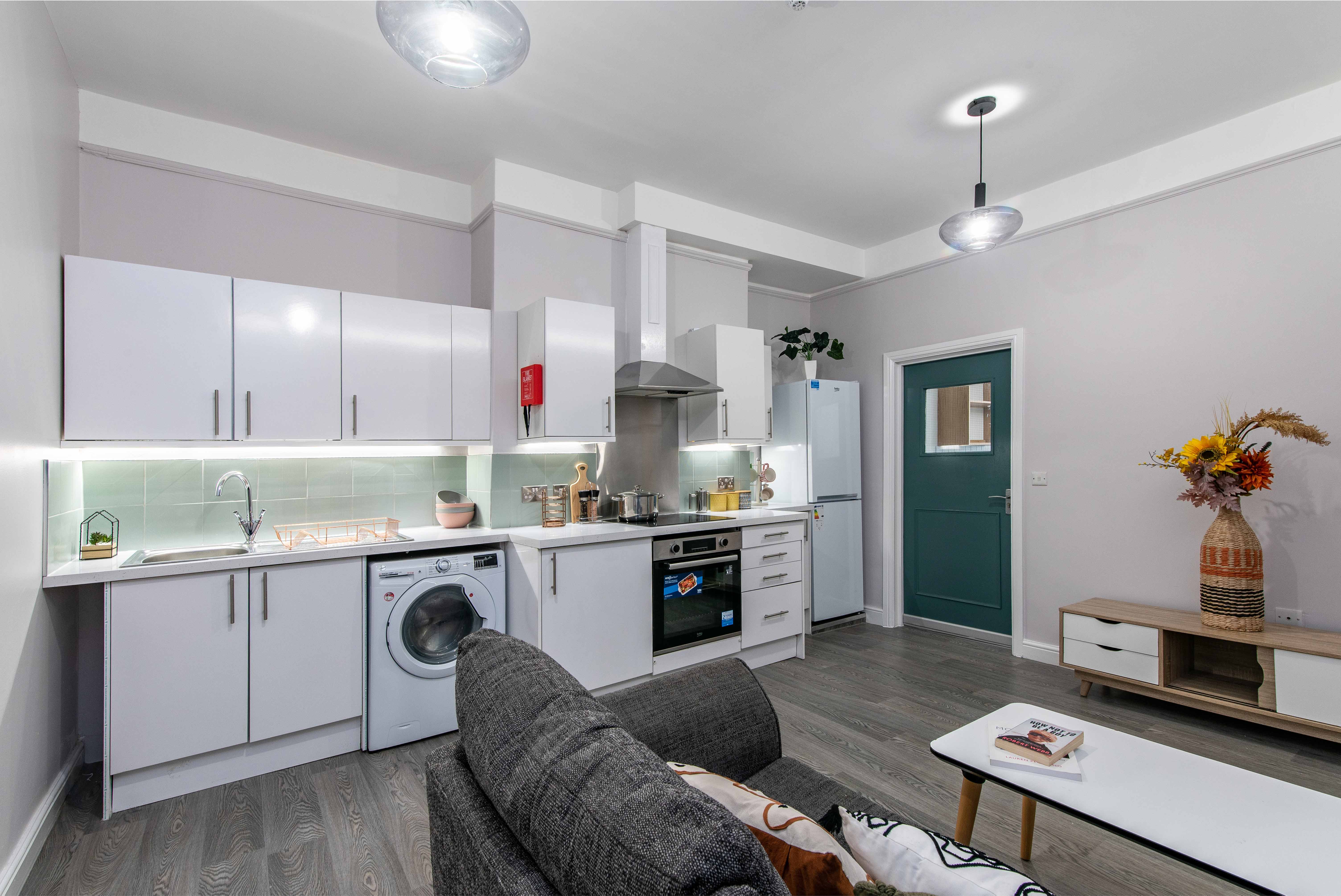 Flat 1,64 Addison St Low 6