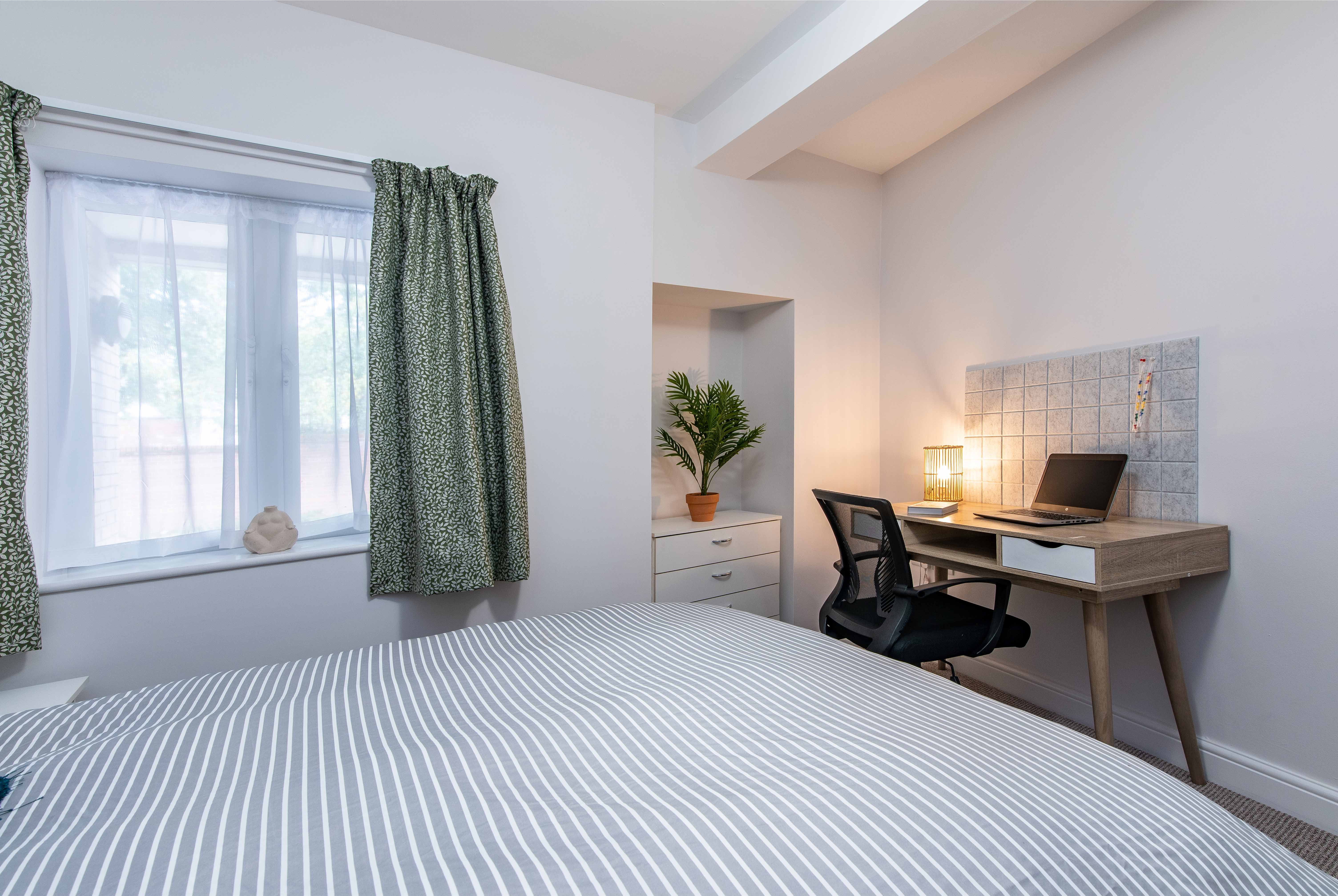 Flat 1,64 Addison St Low 11