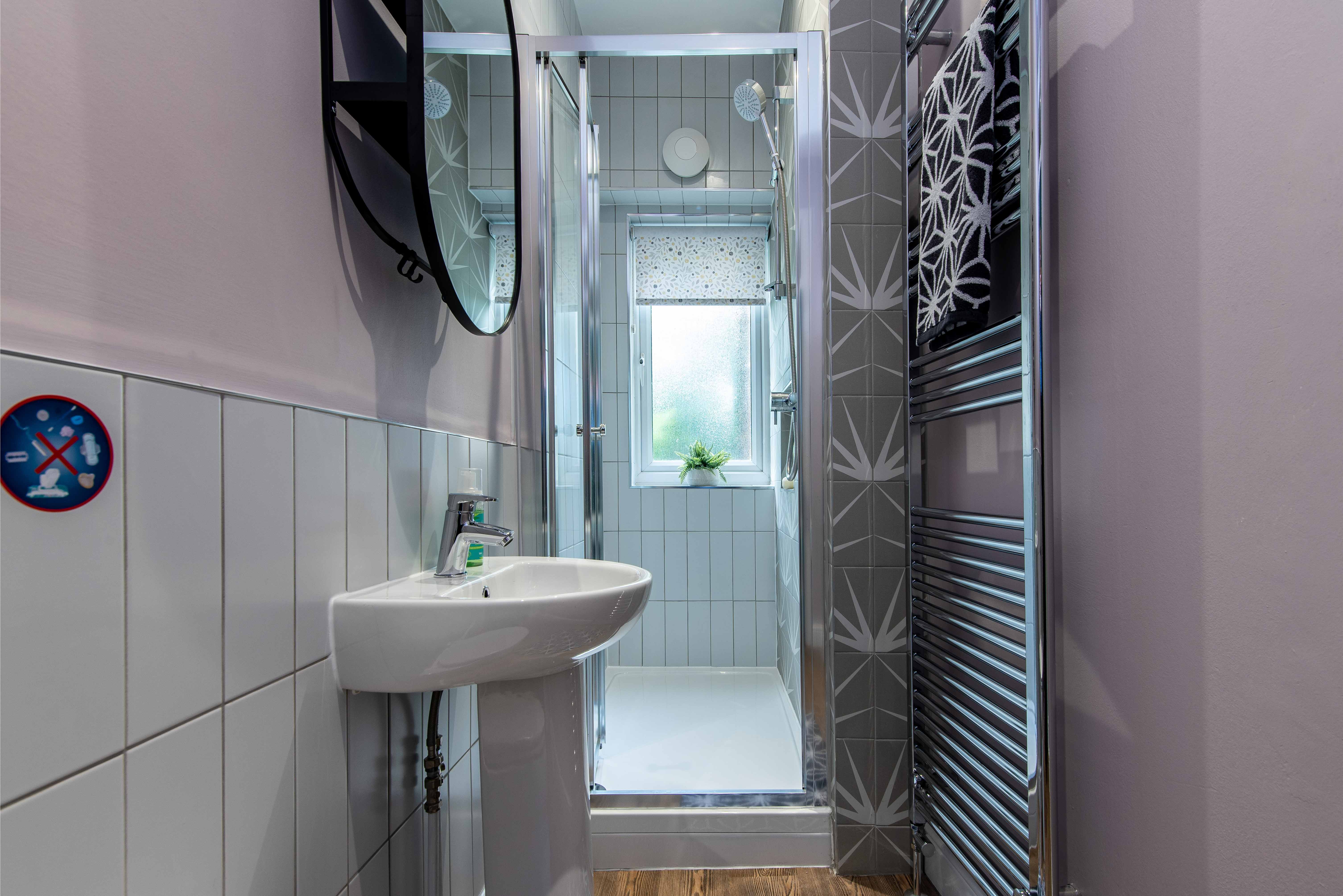 Flat 1,64 Addison St Low 15