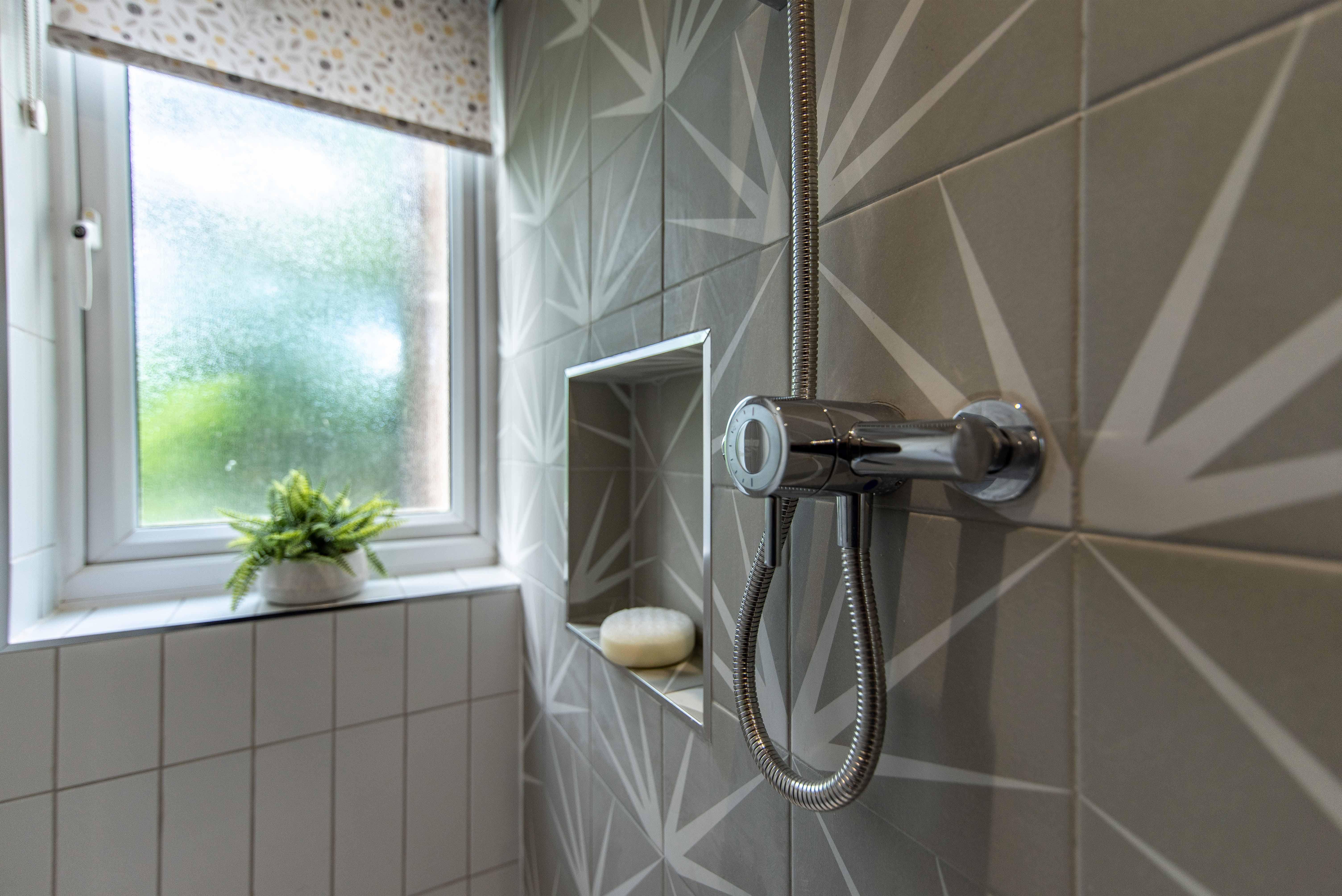 Flat 1,64 Addison St Low 16