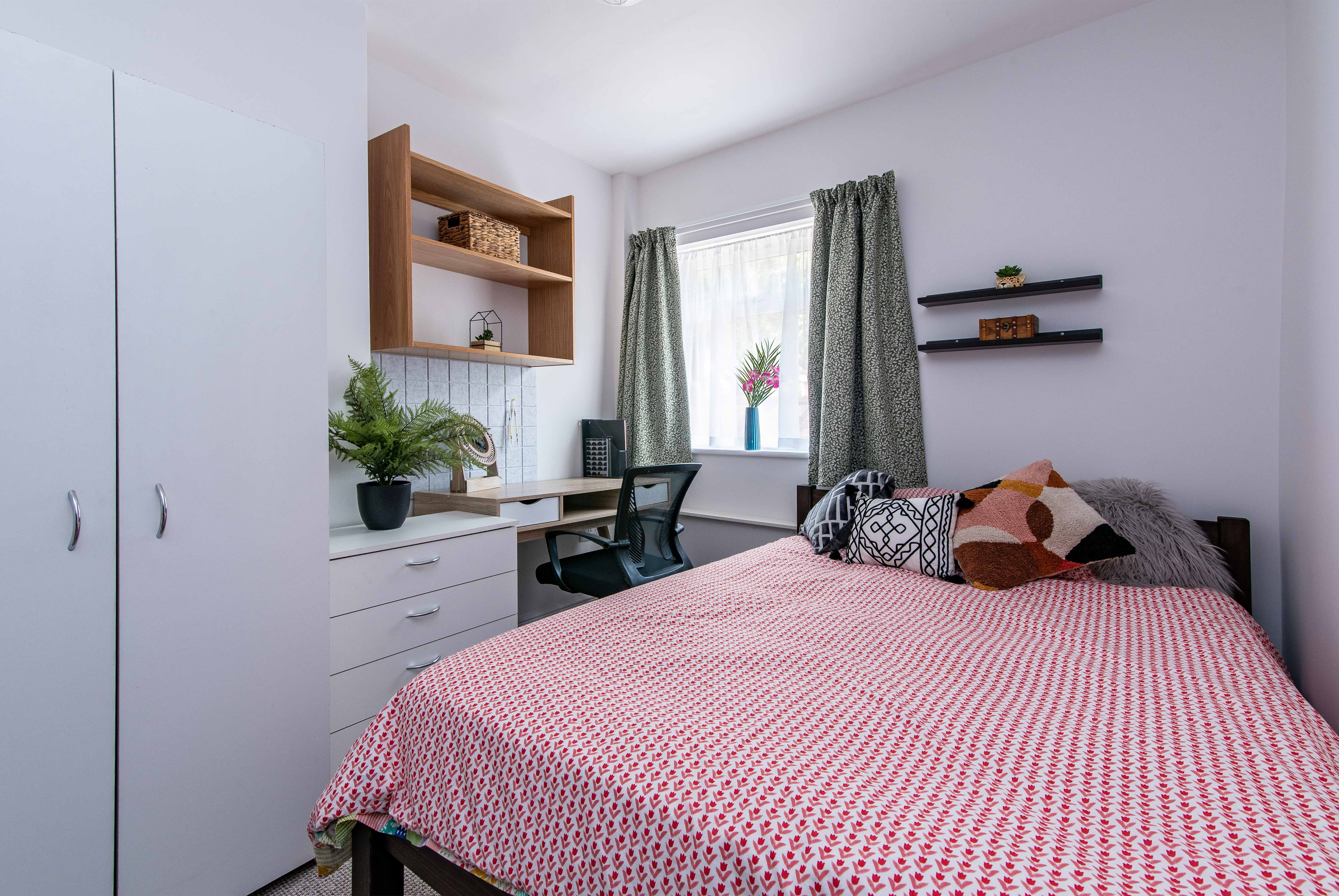 Flat 1,64 Addison St Low 17