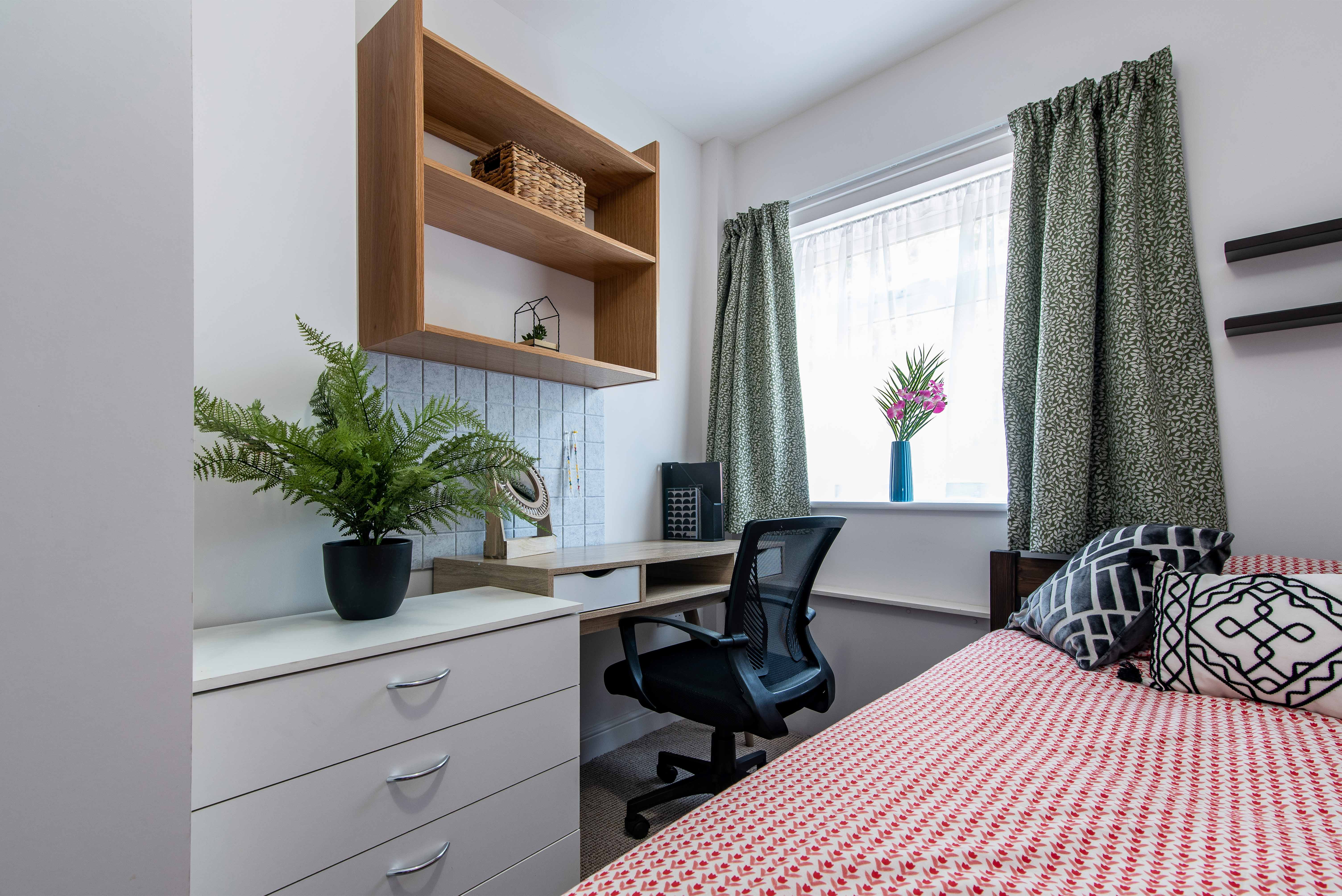 Flat 1,64 Addison St Low 18