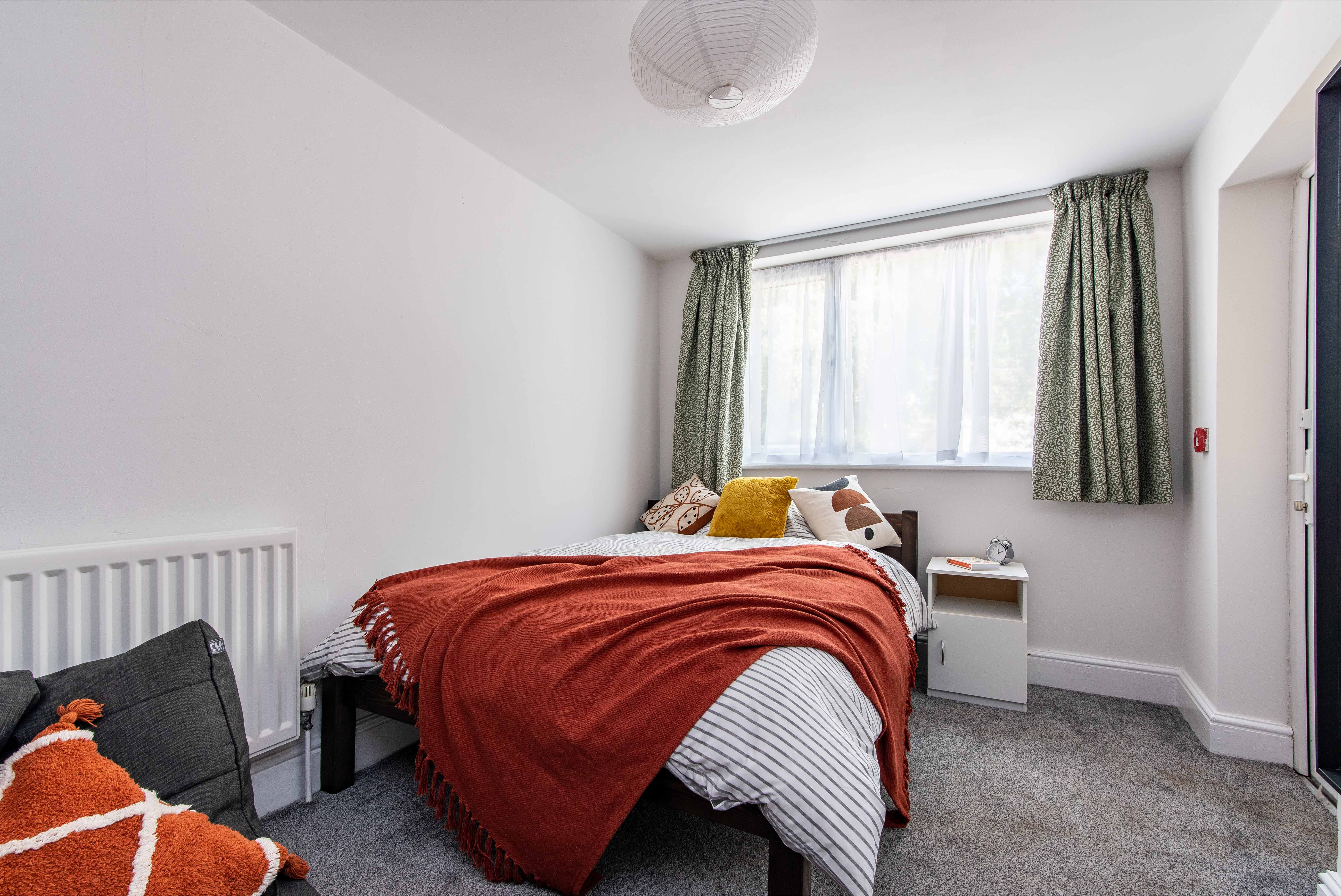 Flat 1,64 Addison St Low 23