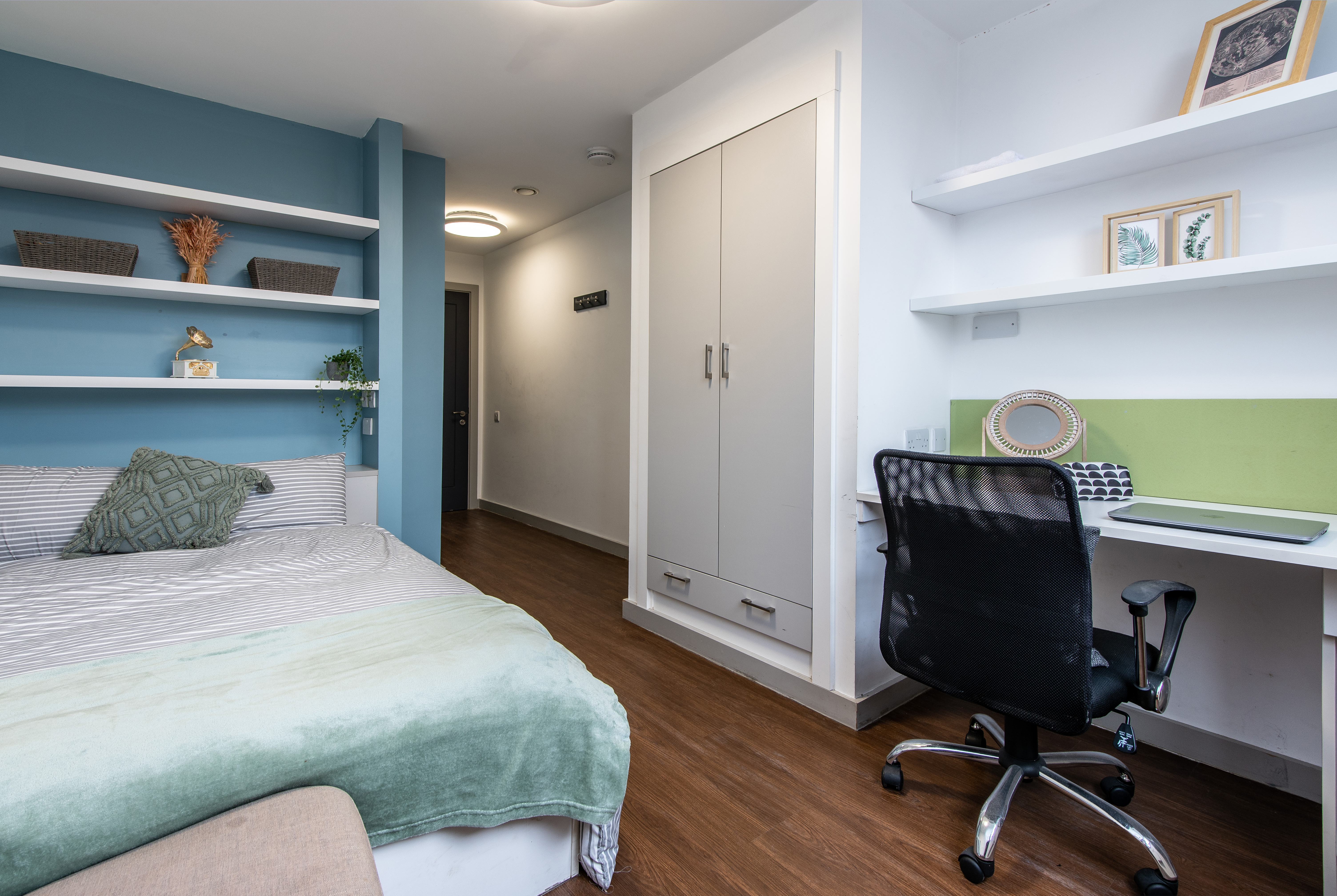 Student Hideout Hi 25