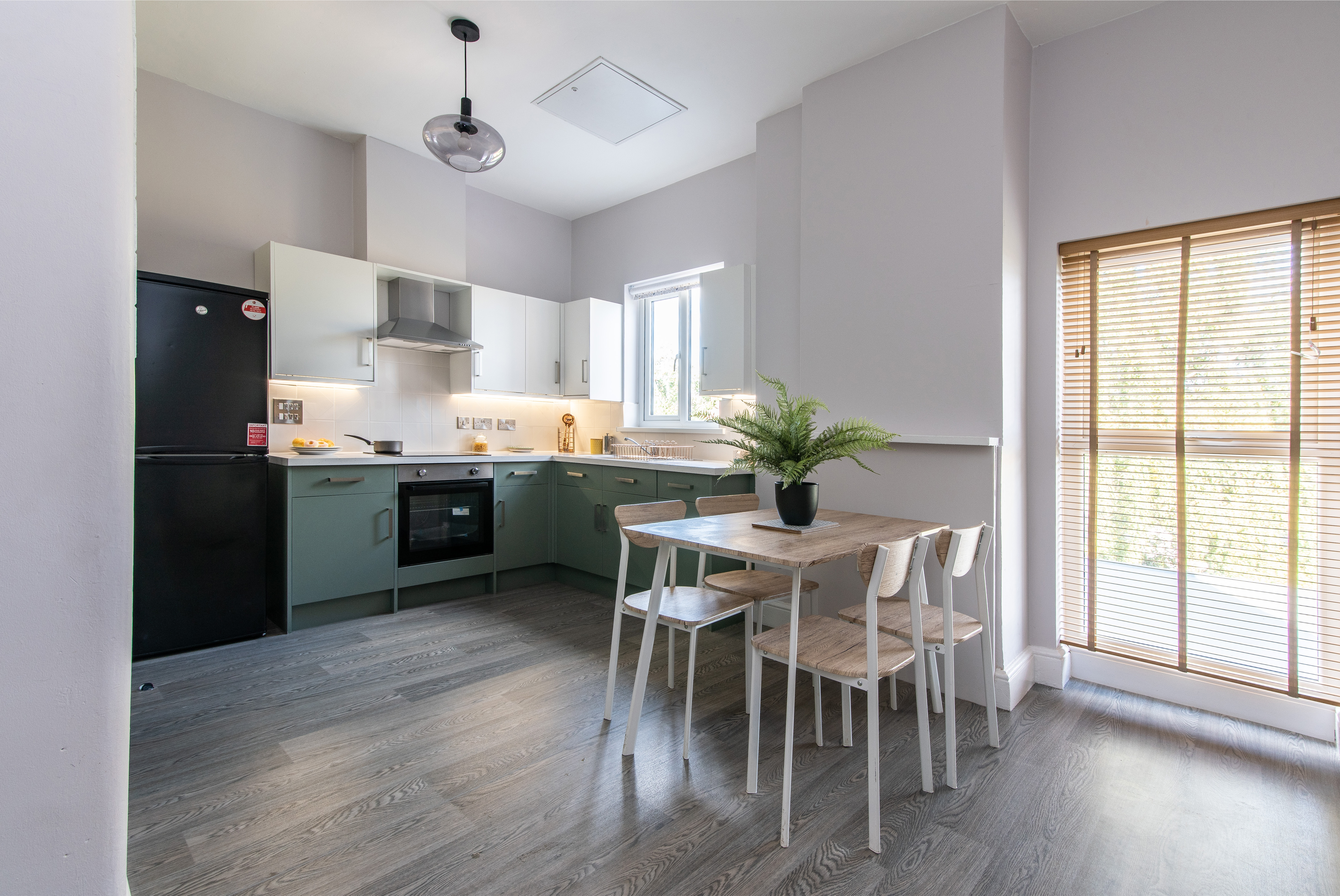 Flat 4,64 Addison St 19