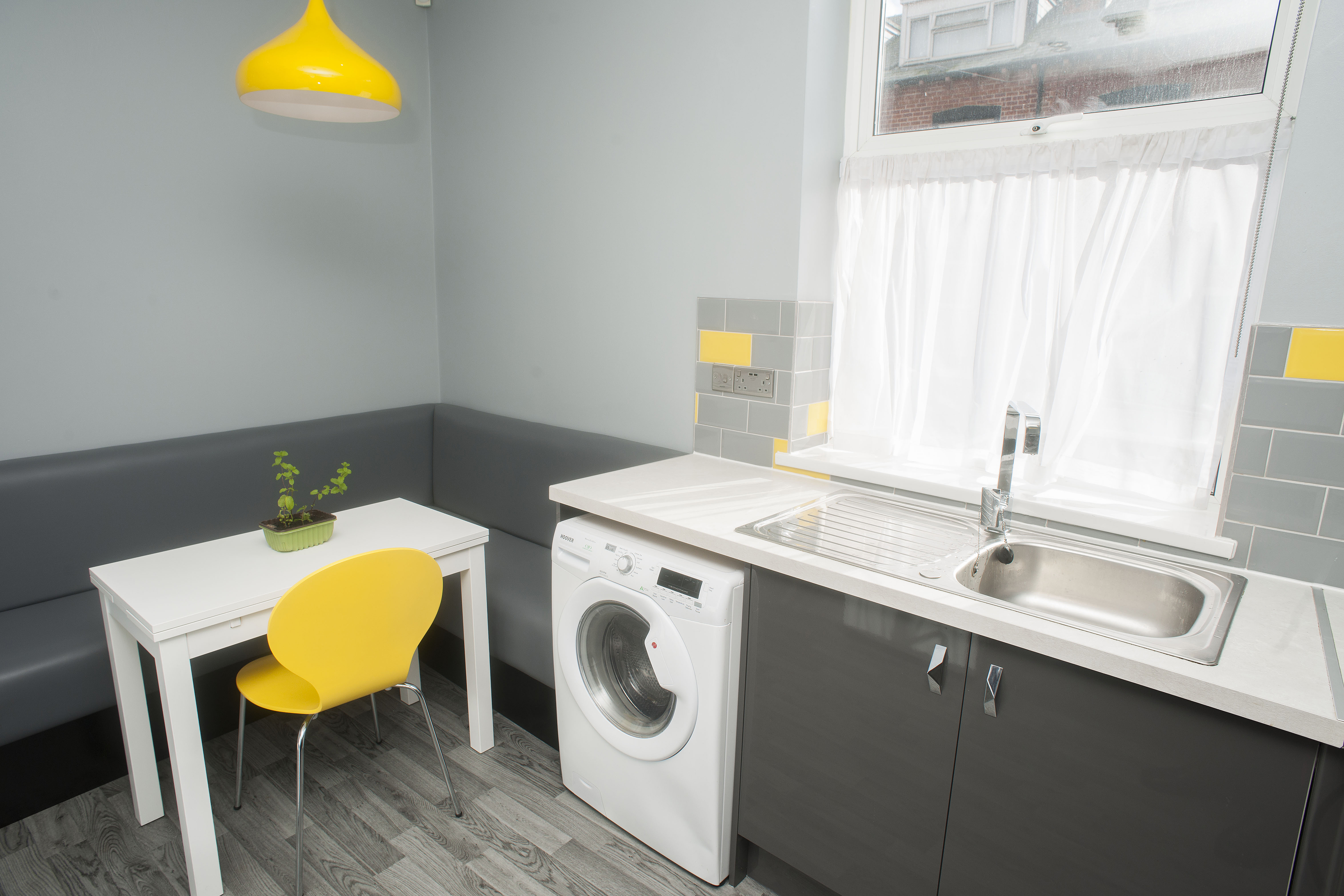 28 KG - Kitchen (10).JPG