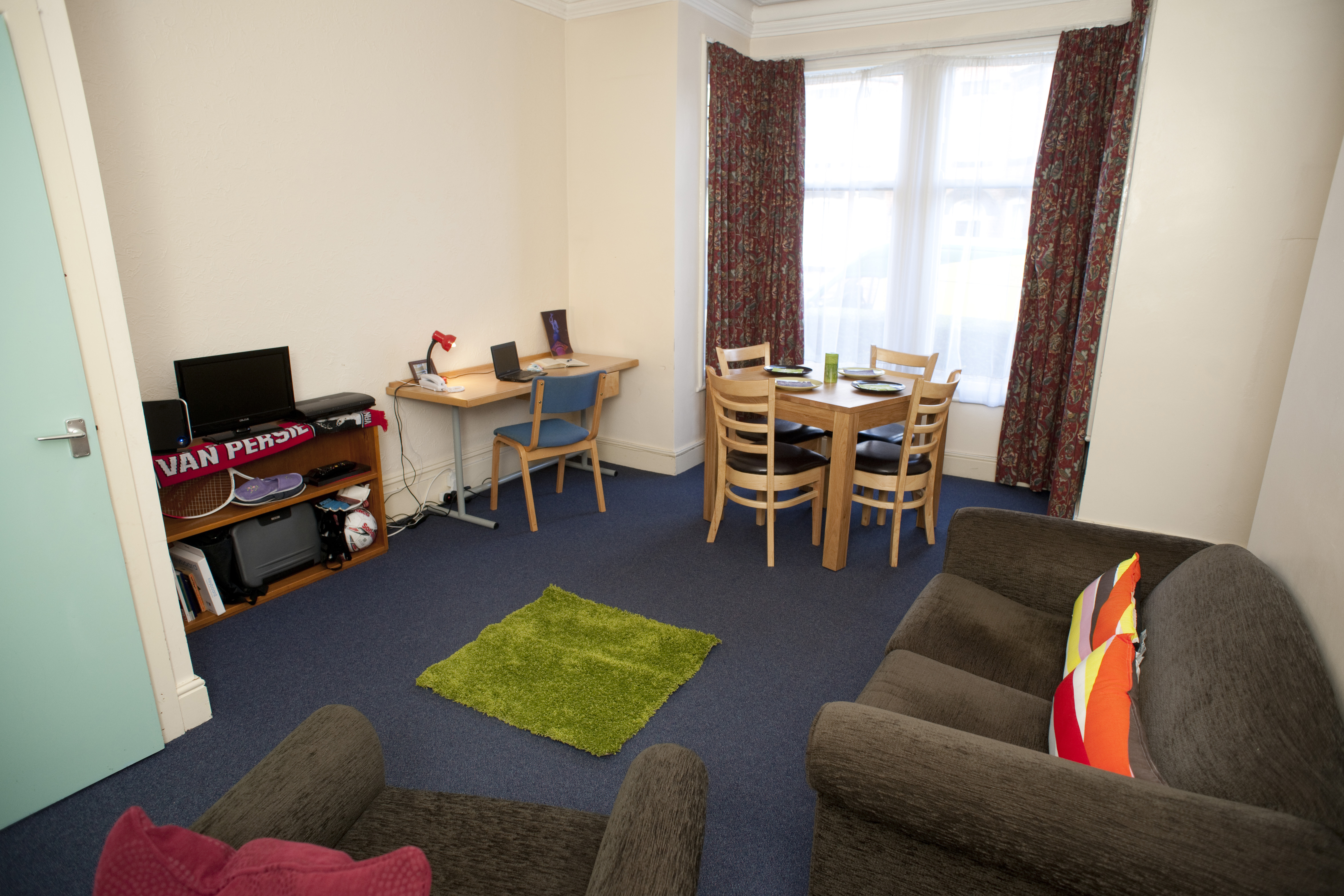 Lounge Diner (2).JPG