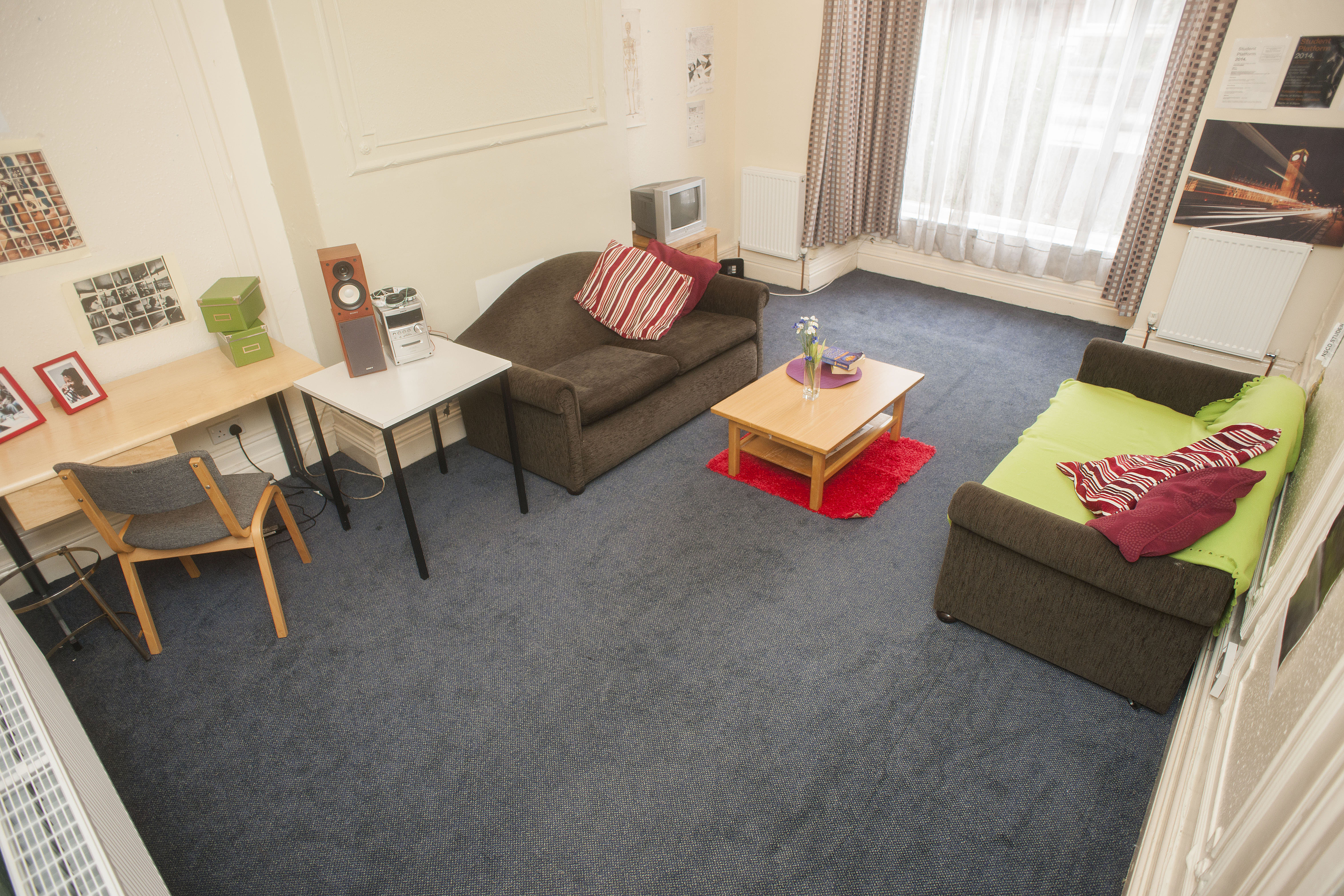 14a Ham_Ave_Lounge (2).JPG