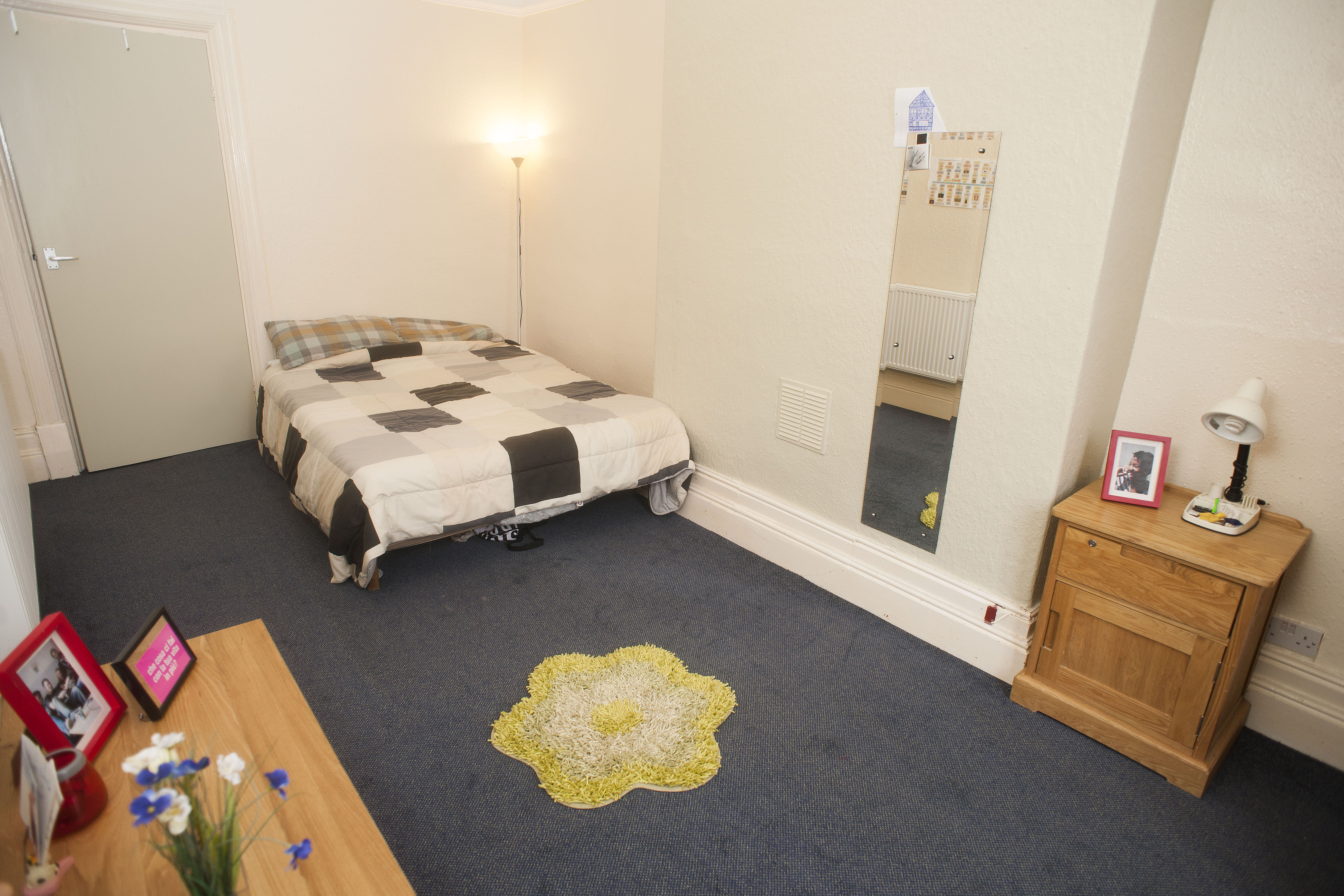 14a Ham_Ave_Bedroom (10).JPG