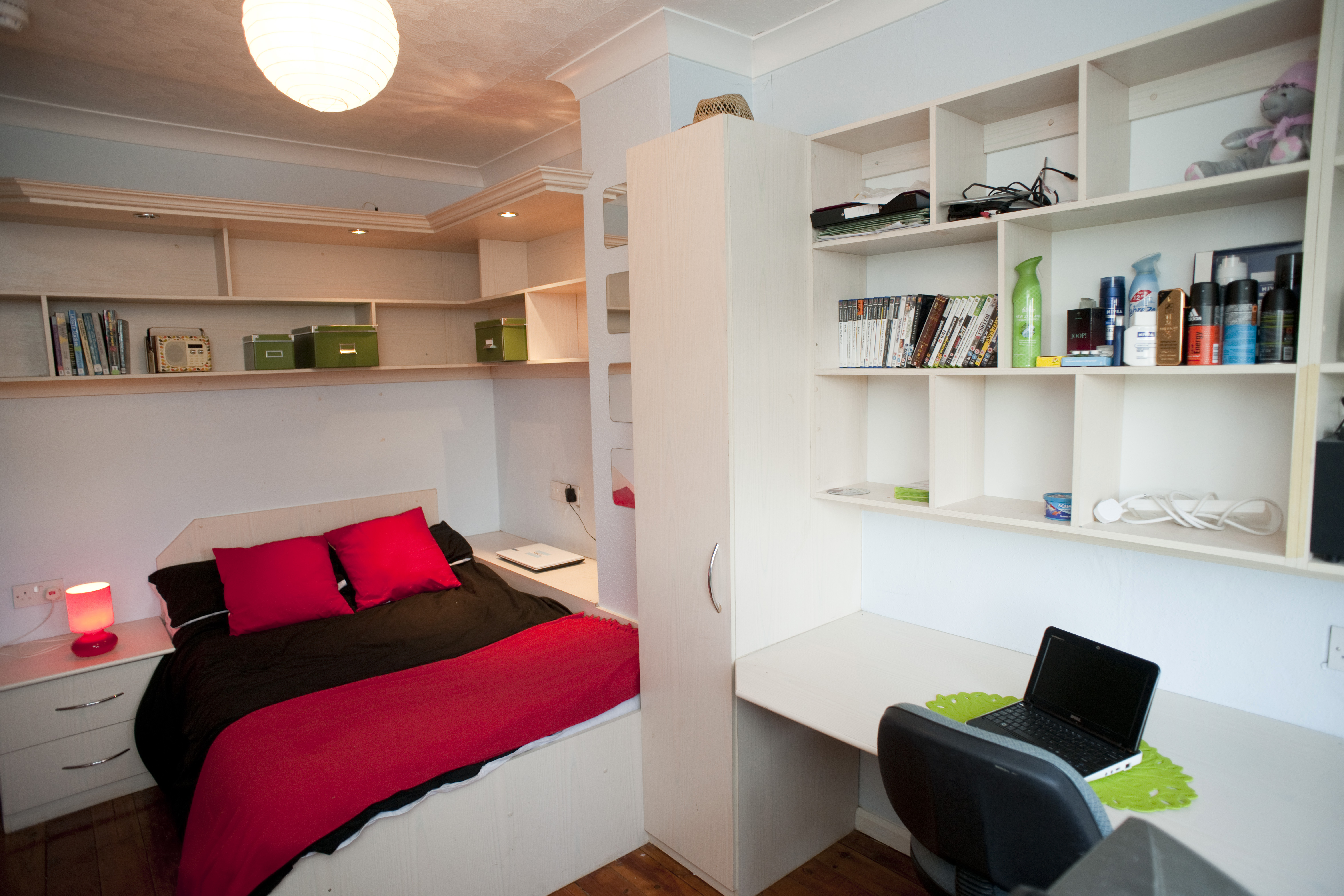 Bedroom (Large) (32).JPG