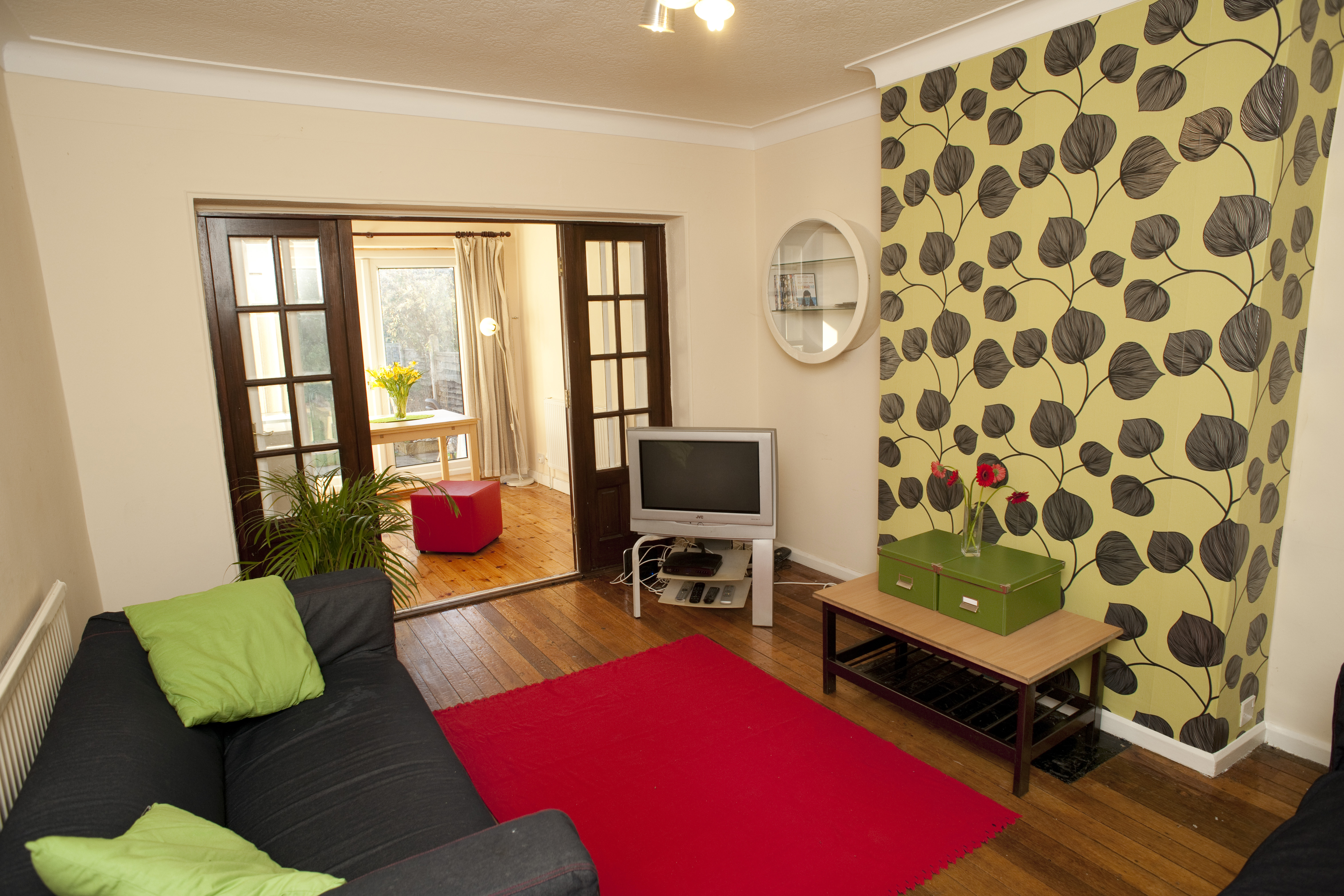 Lounge (Large) (2).JPG