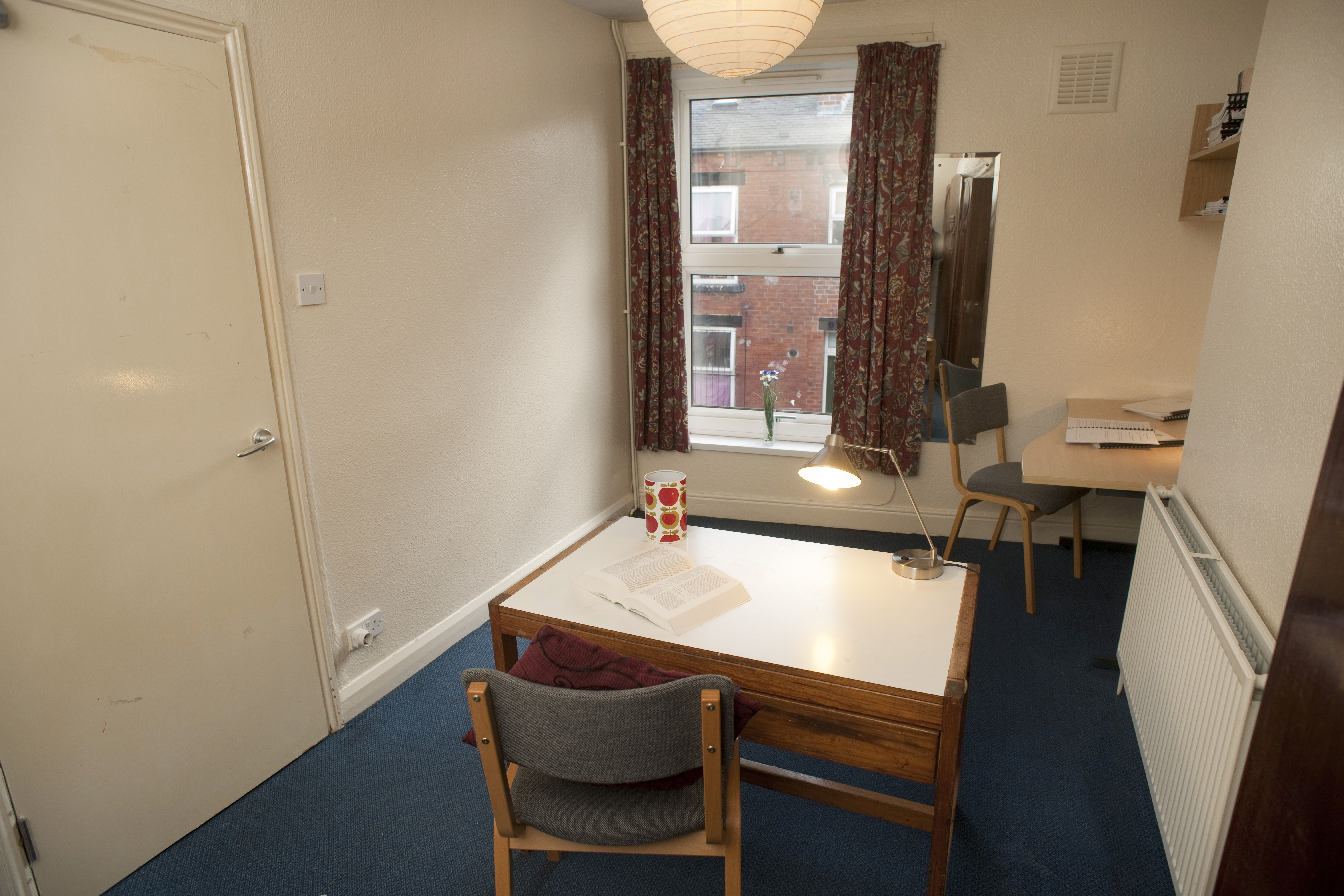 20 KPl Bedroom 1 (5).JPG