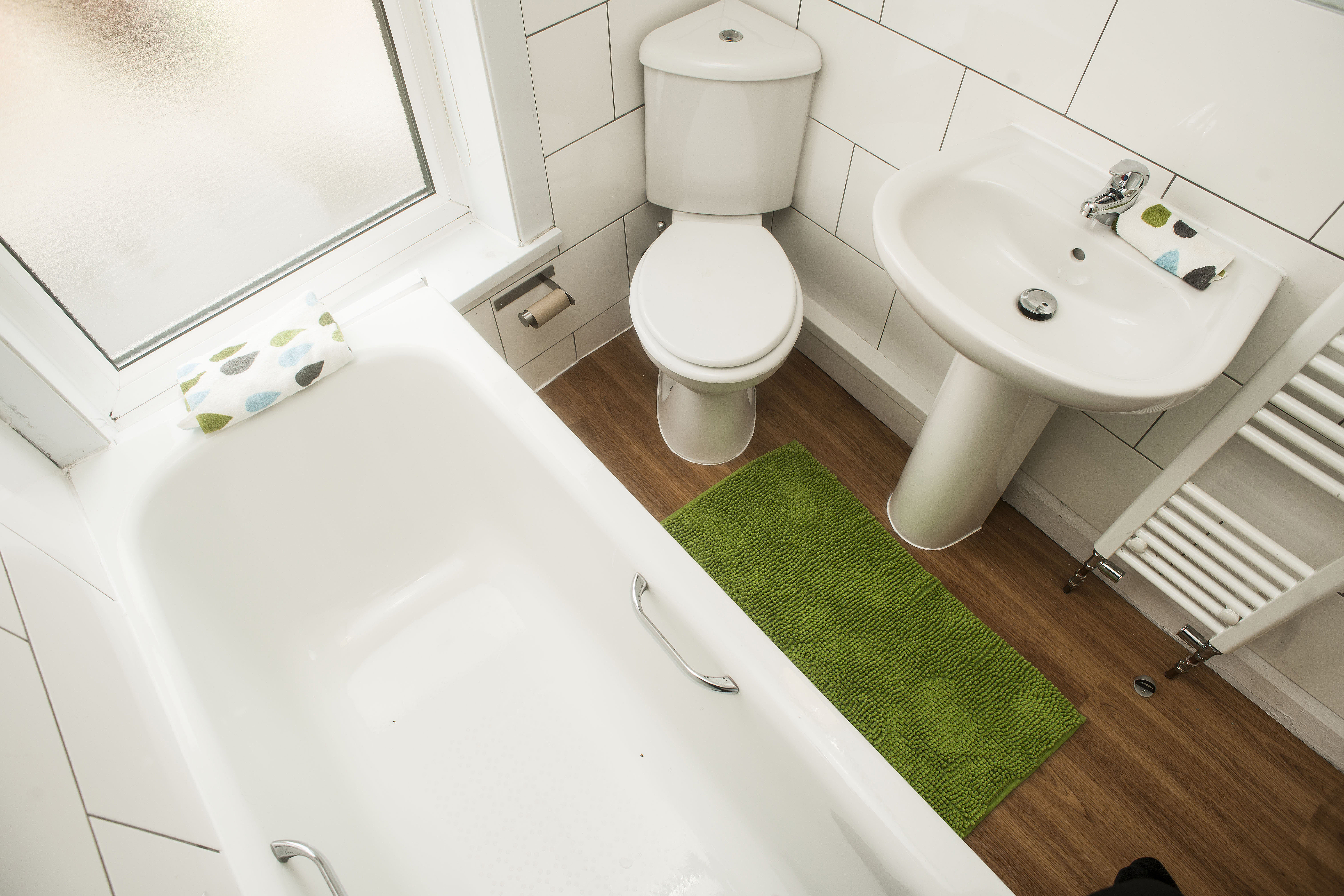 20 KPl Bathroom (9).JPG