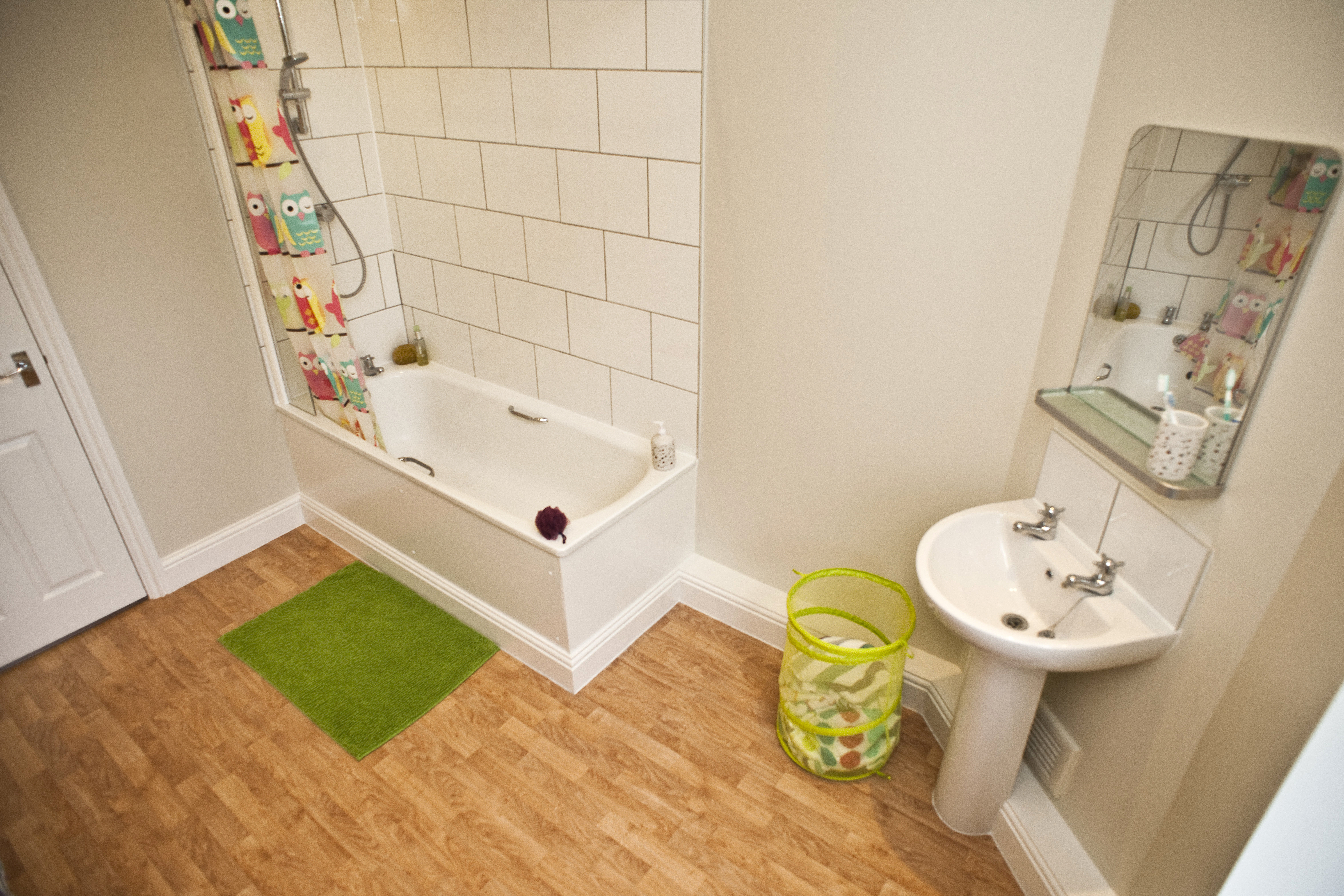 Bathrooms (Large) (9).JPG