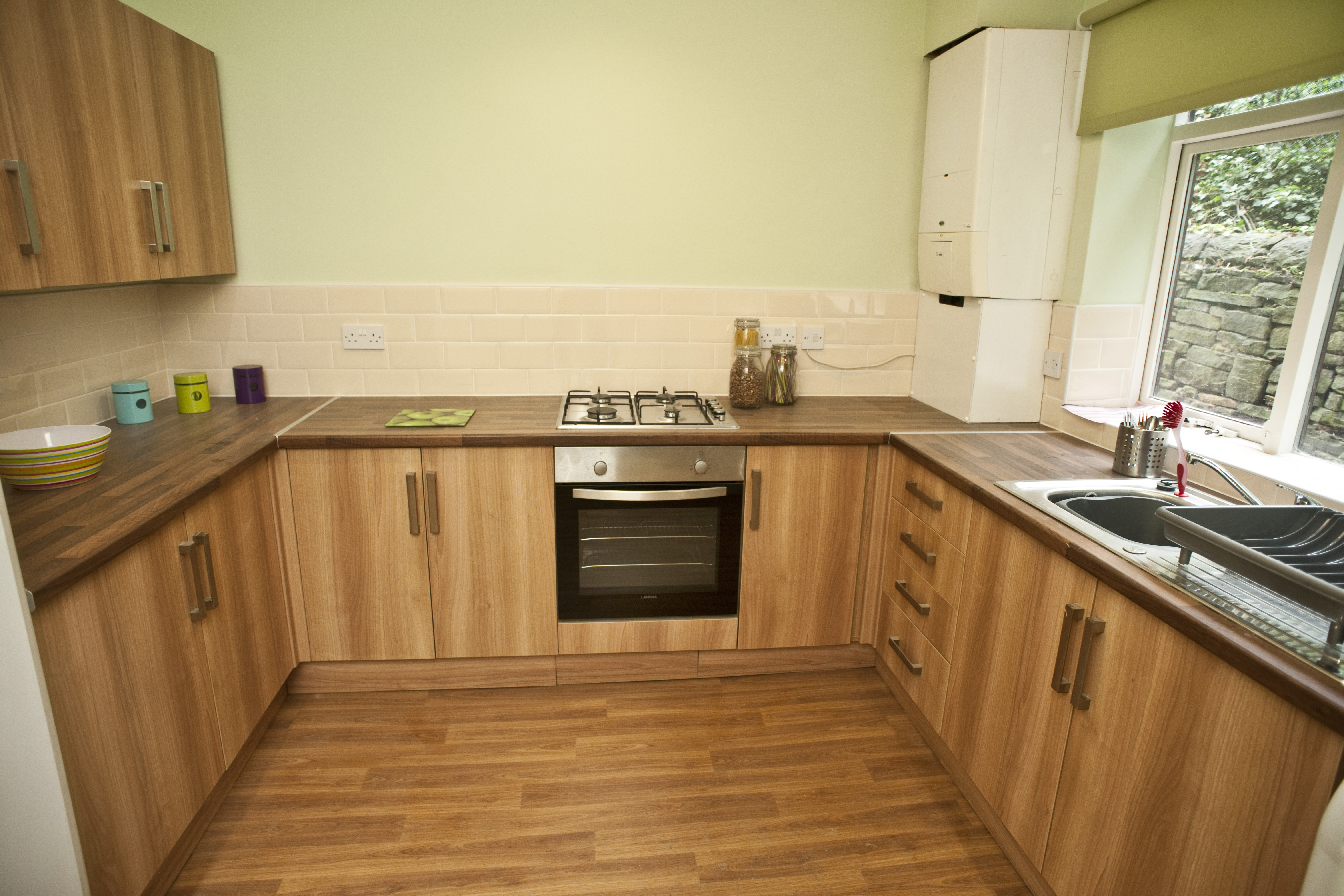 102 Hartley - Kitchen (4).JPG