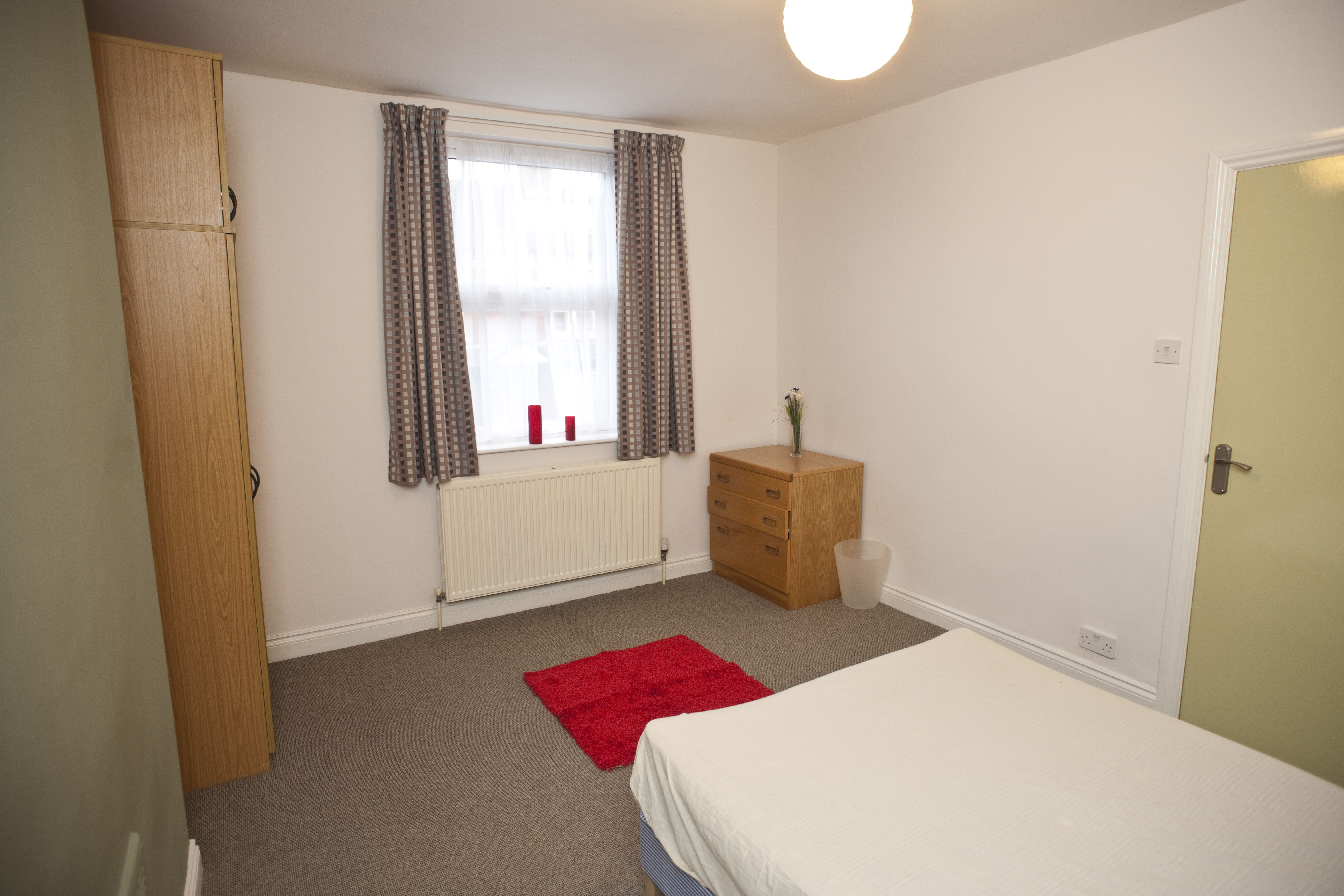 17 MM - bedroom 1 (2).JPG