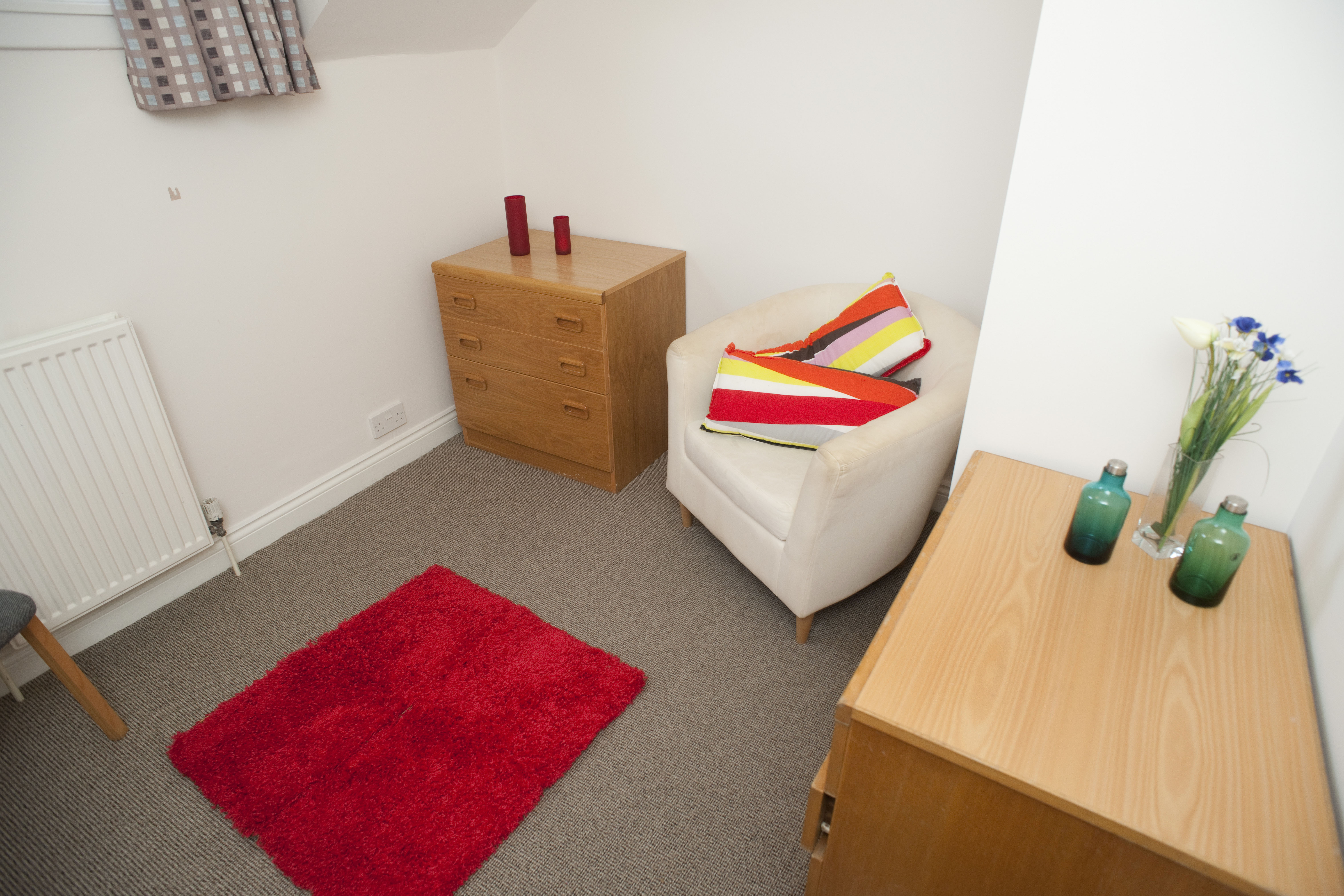 17 MM - bedroom 2 (2).JPG