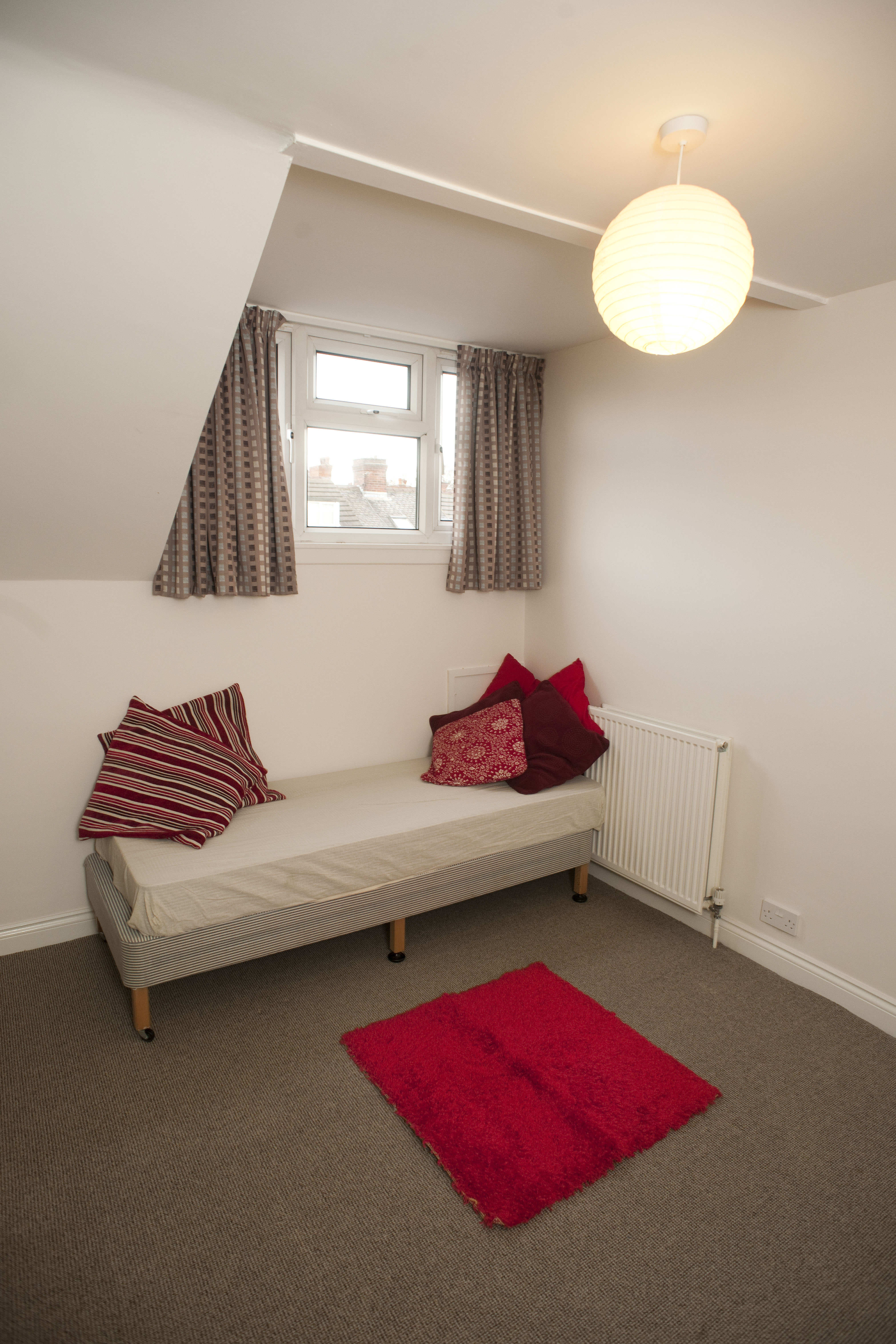 17 MM - bedroom 3 (1).JPG