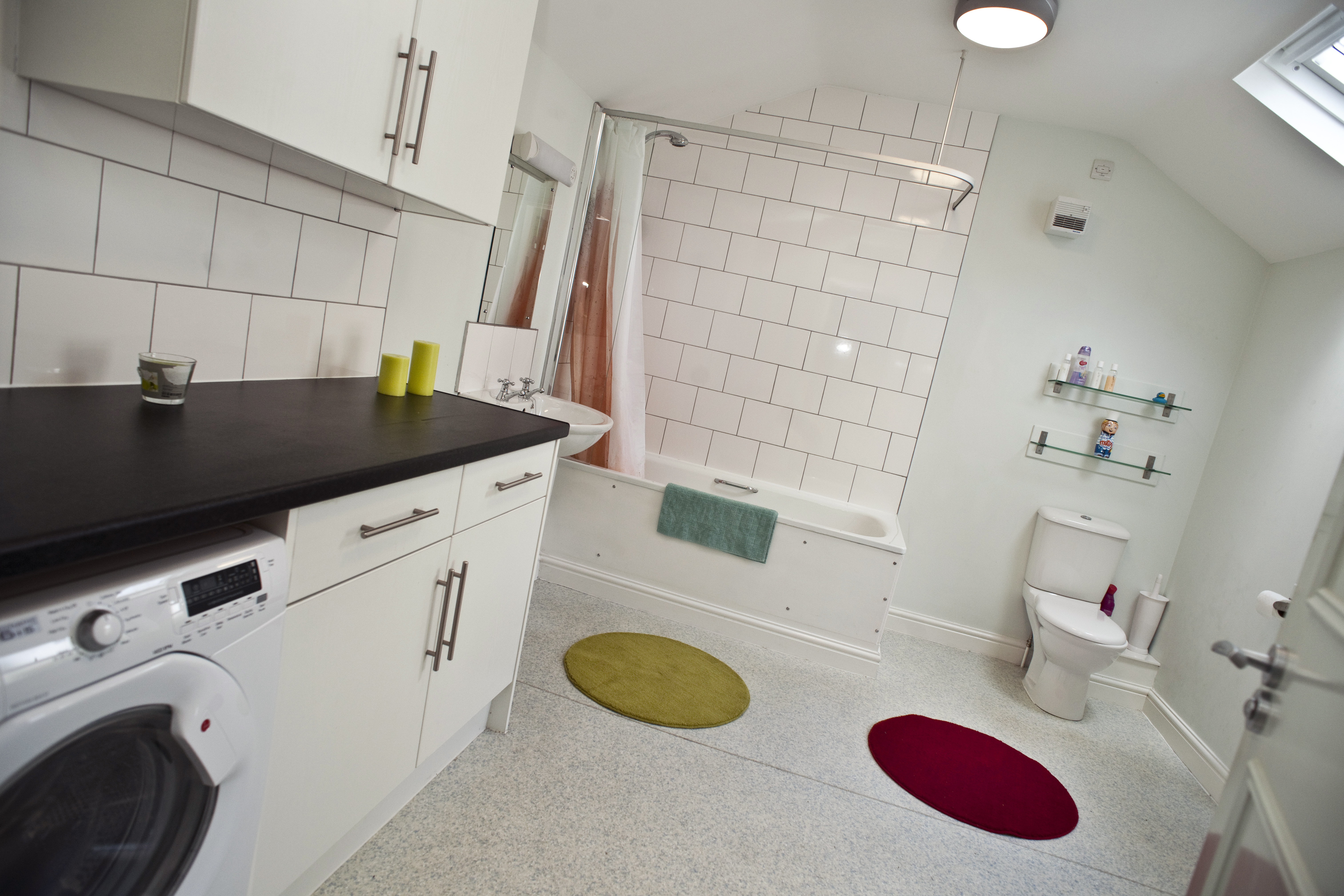 93 VR - Baths (4).JPG