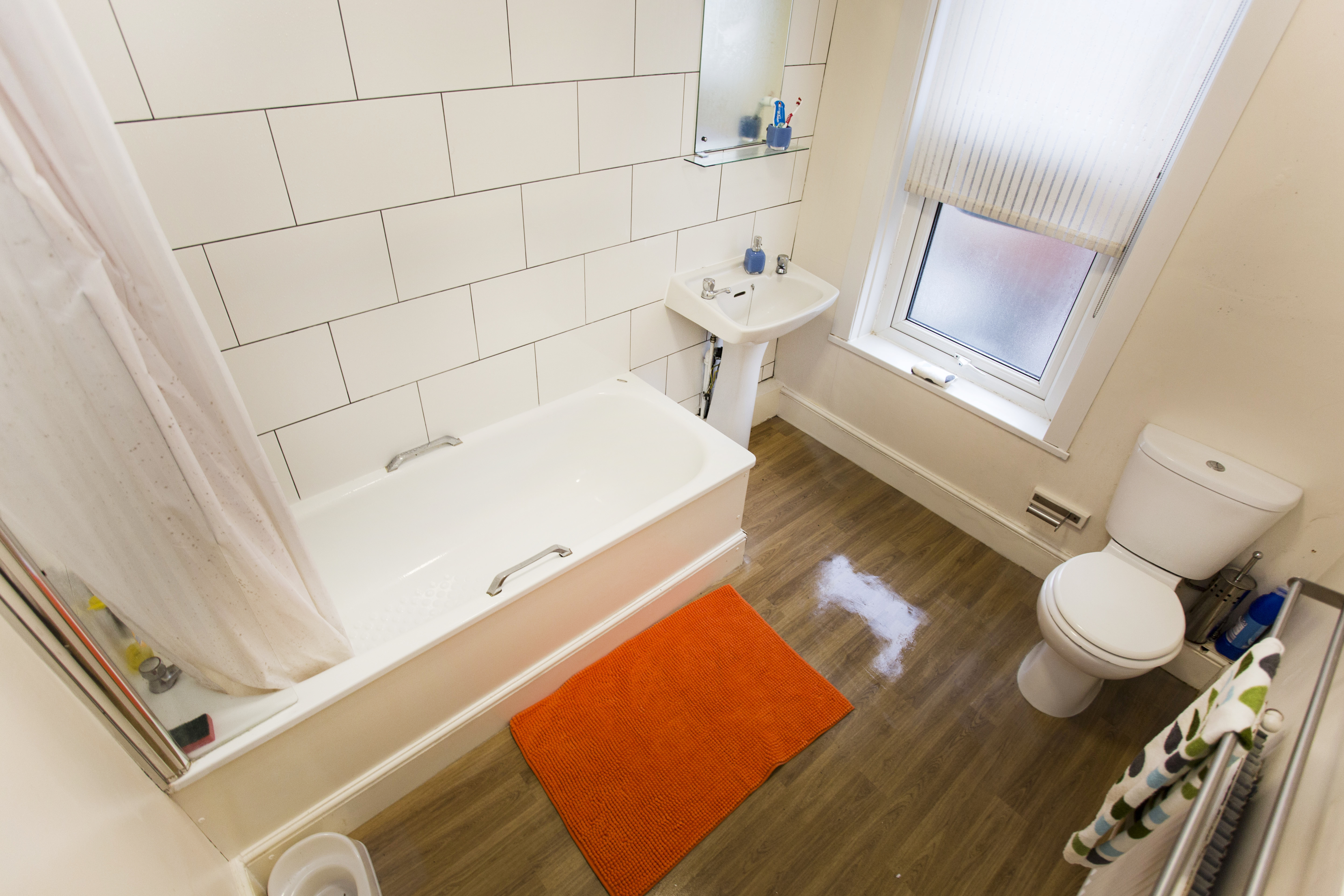 Bathroom (6).JPG