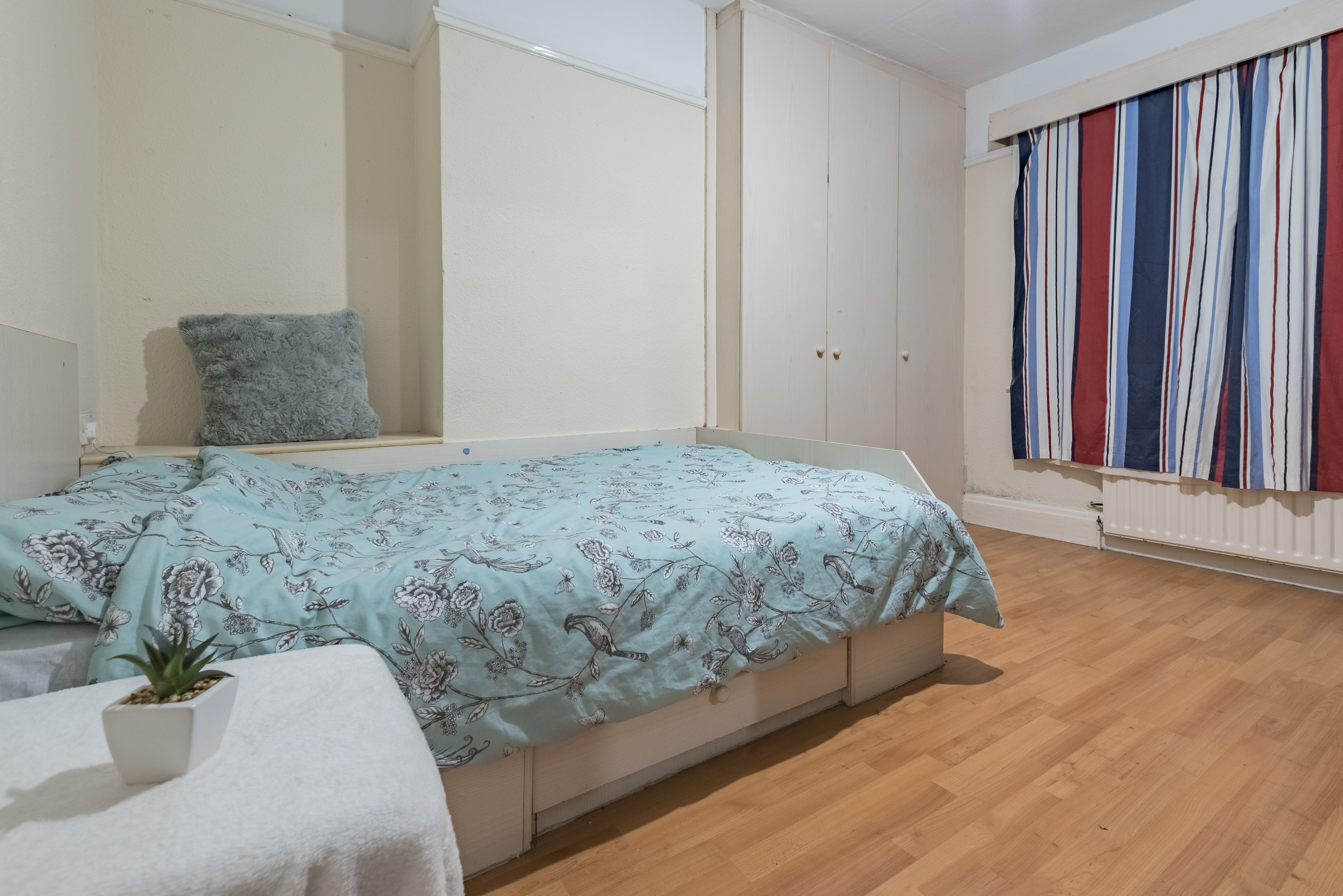 39 Langdale Gardens-19.jpg