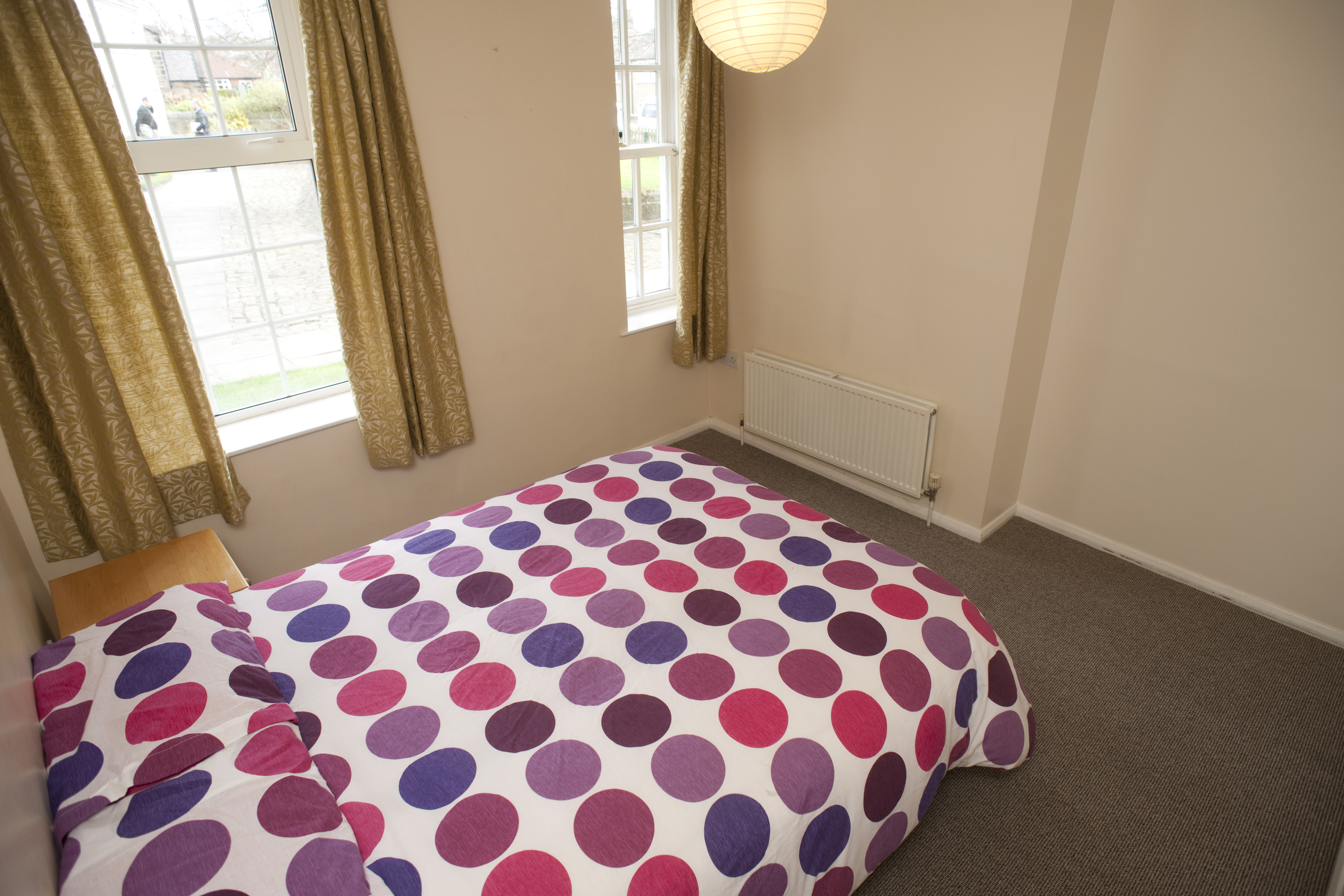 Bedroom (L) (18).JPG