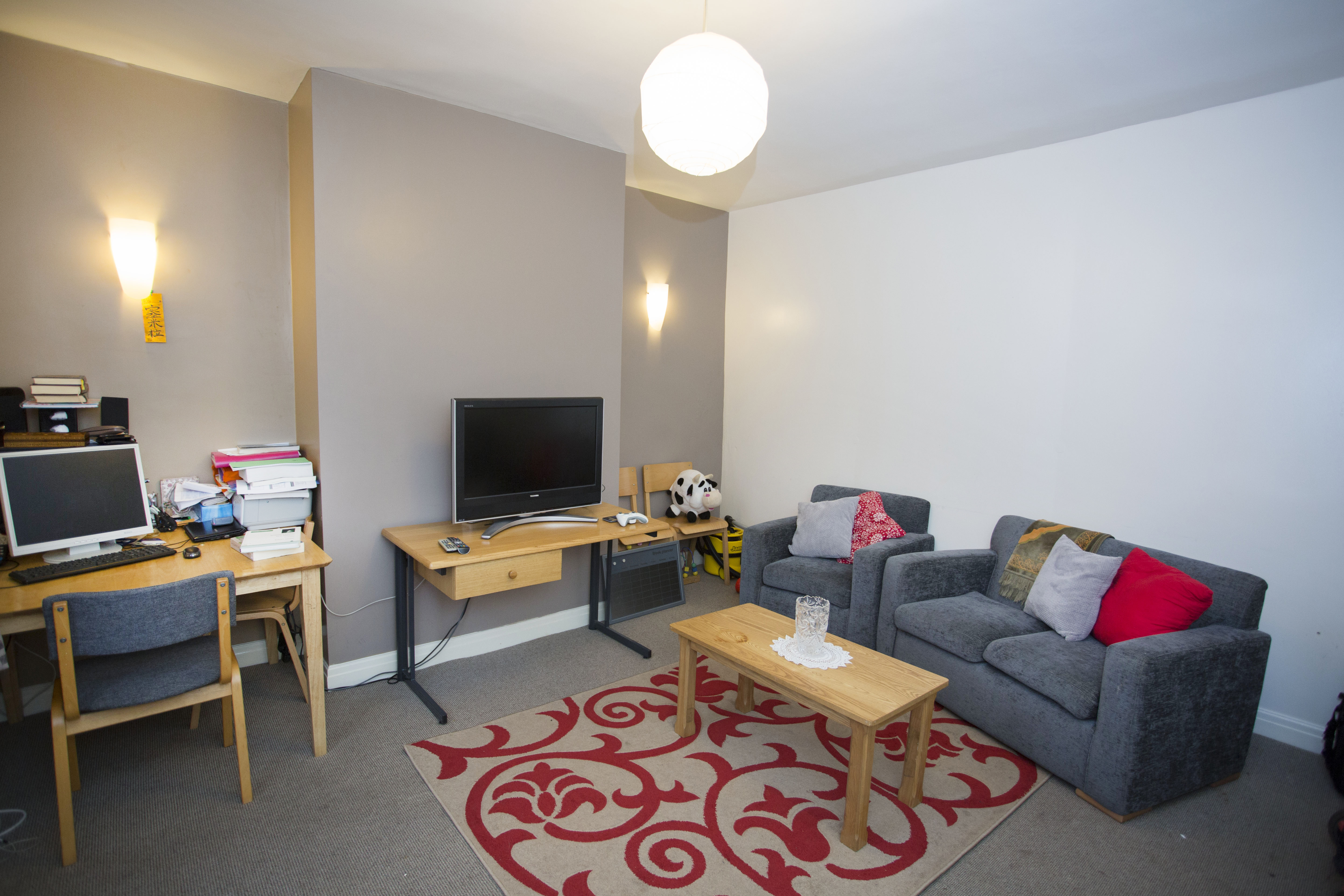 Living room (10).JPG