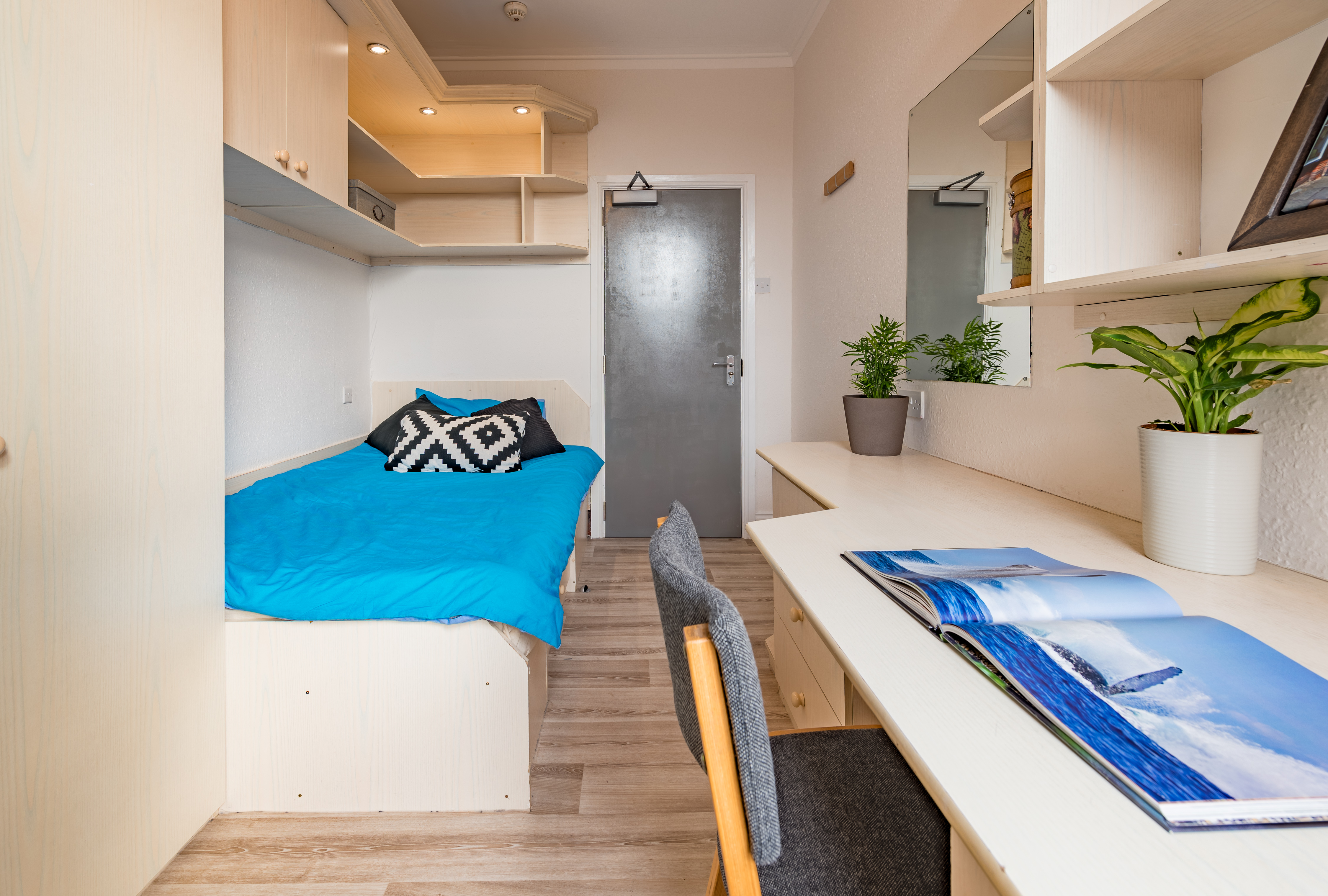 bedroom4.jpg