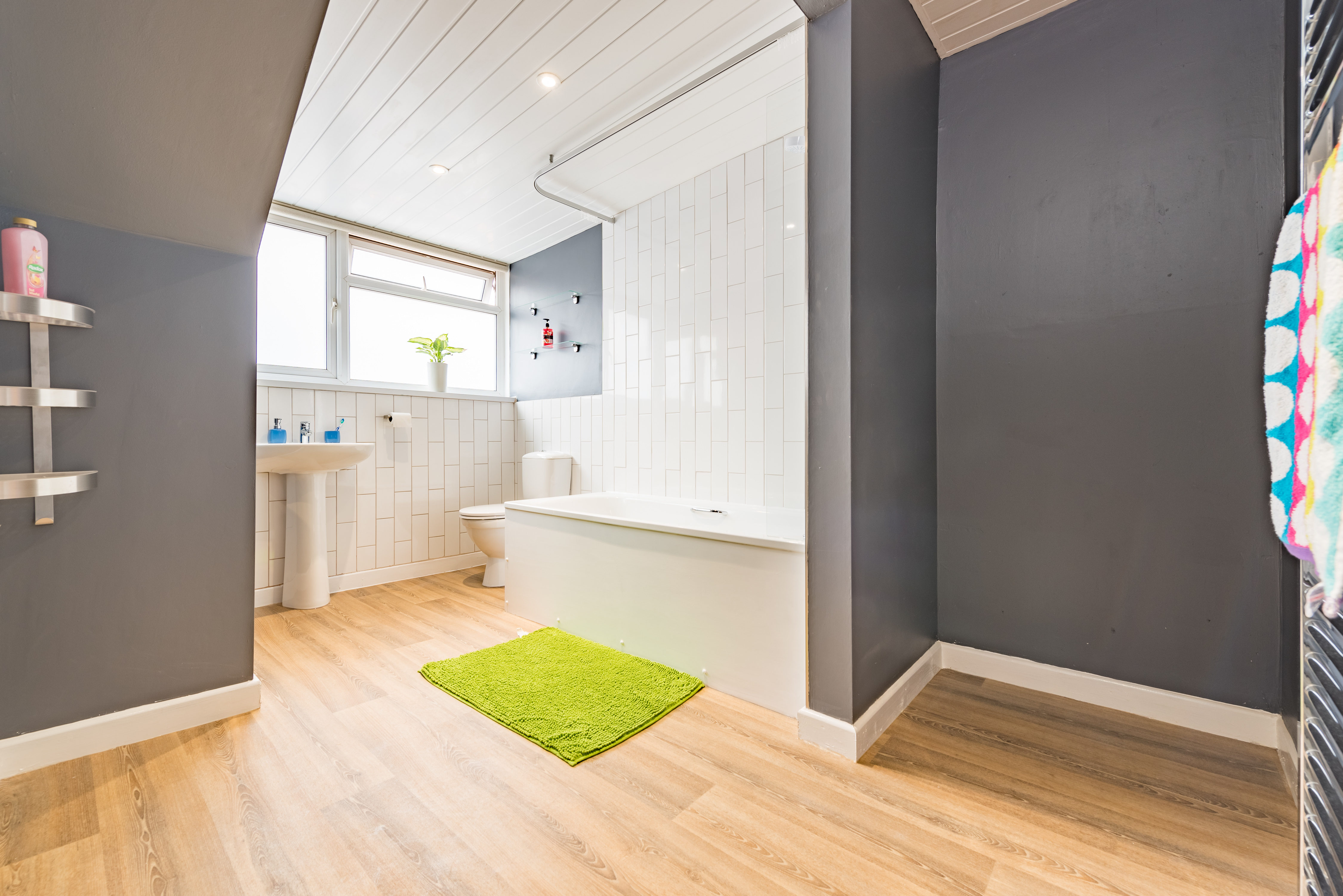 bathroom1.jpg