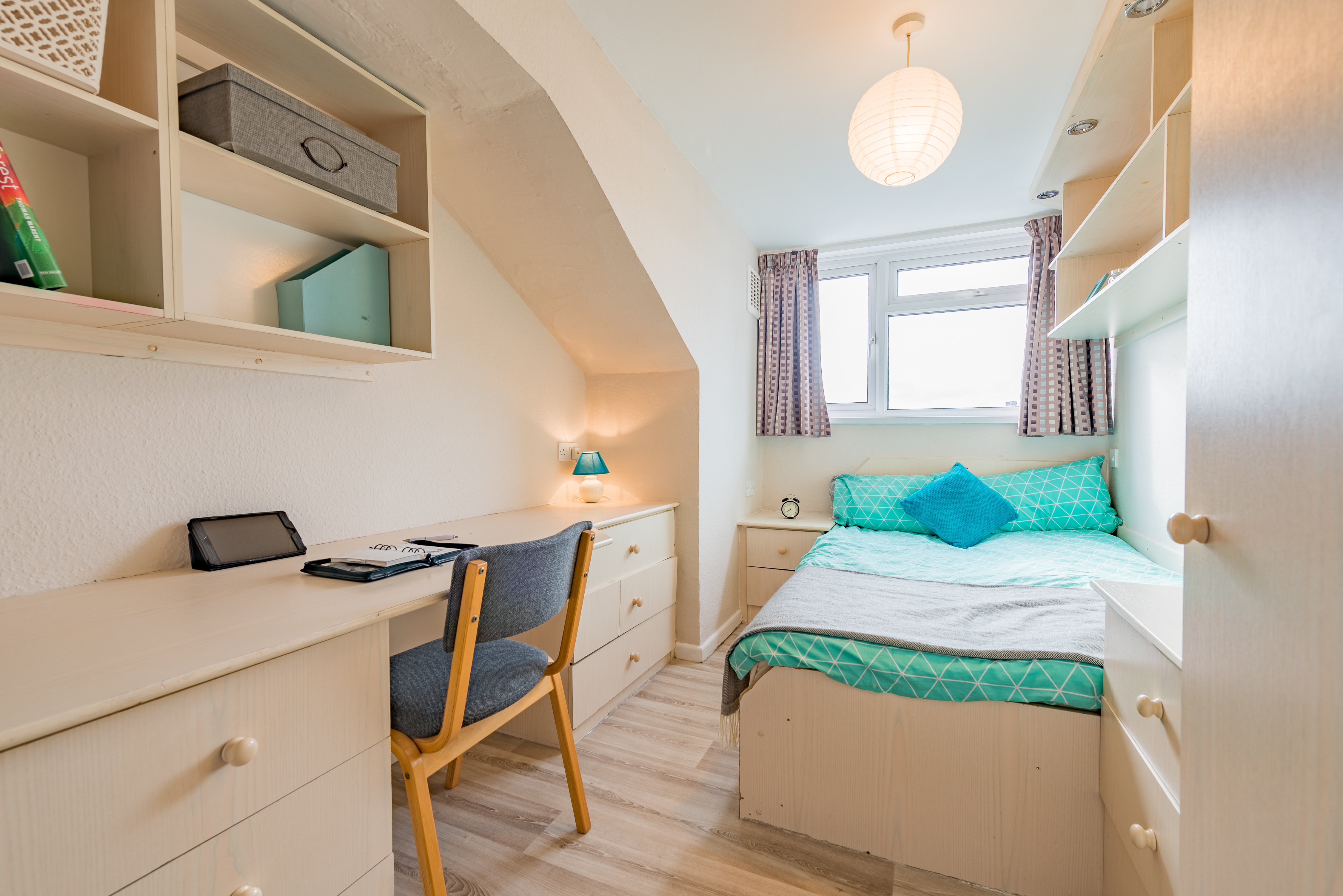 bedroom2.jpg