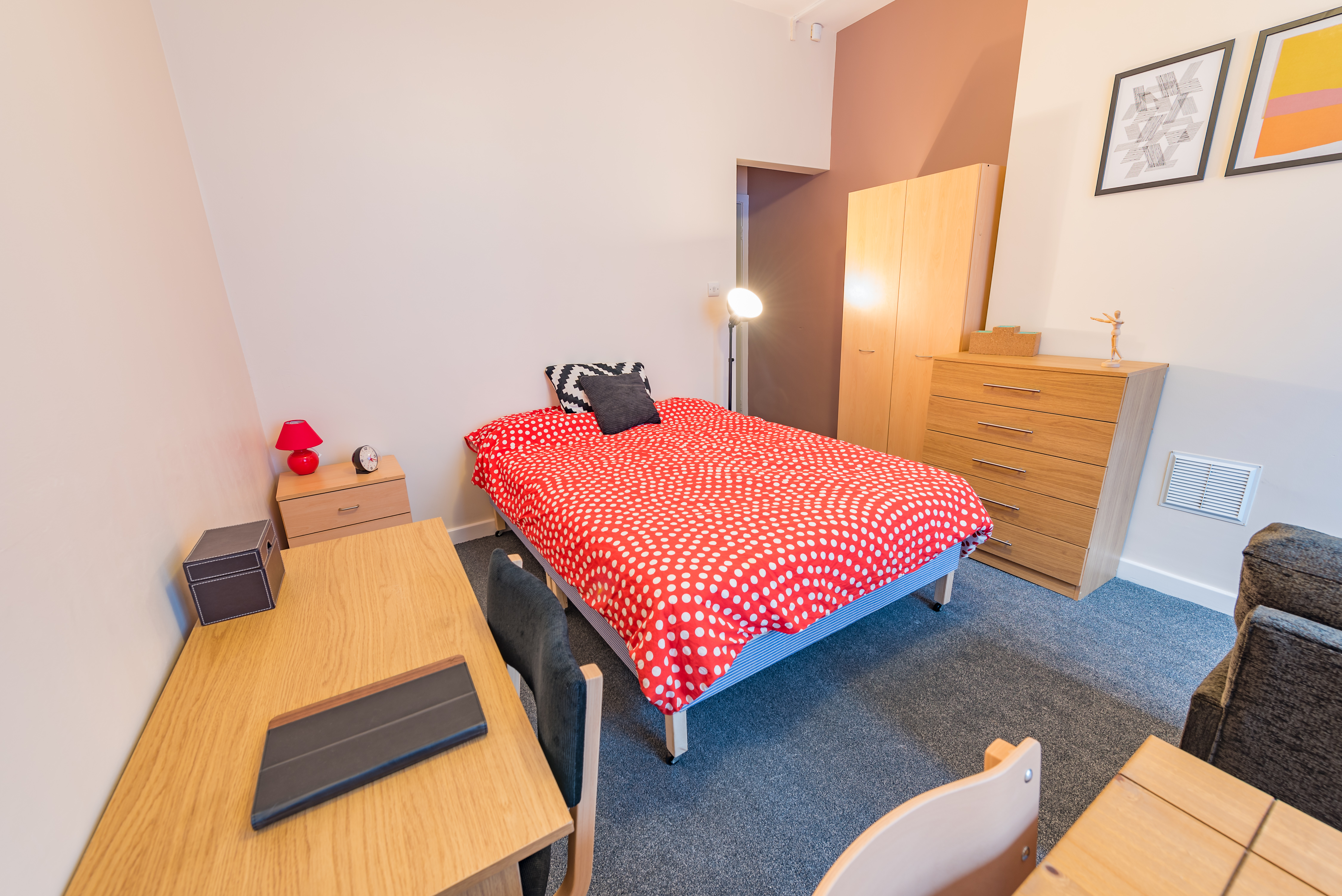 11b Back Churchill Gardens-29 Bedroom.jpg