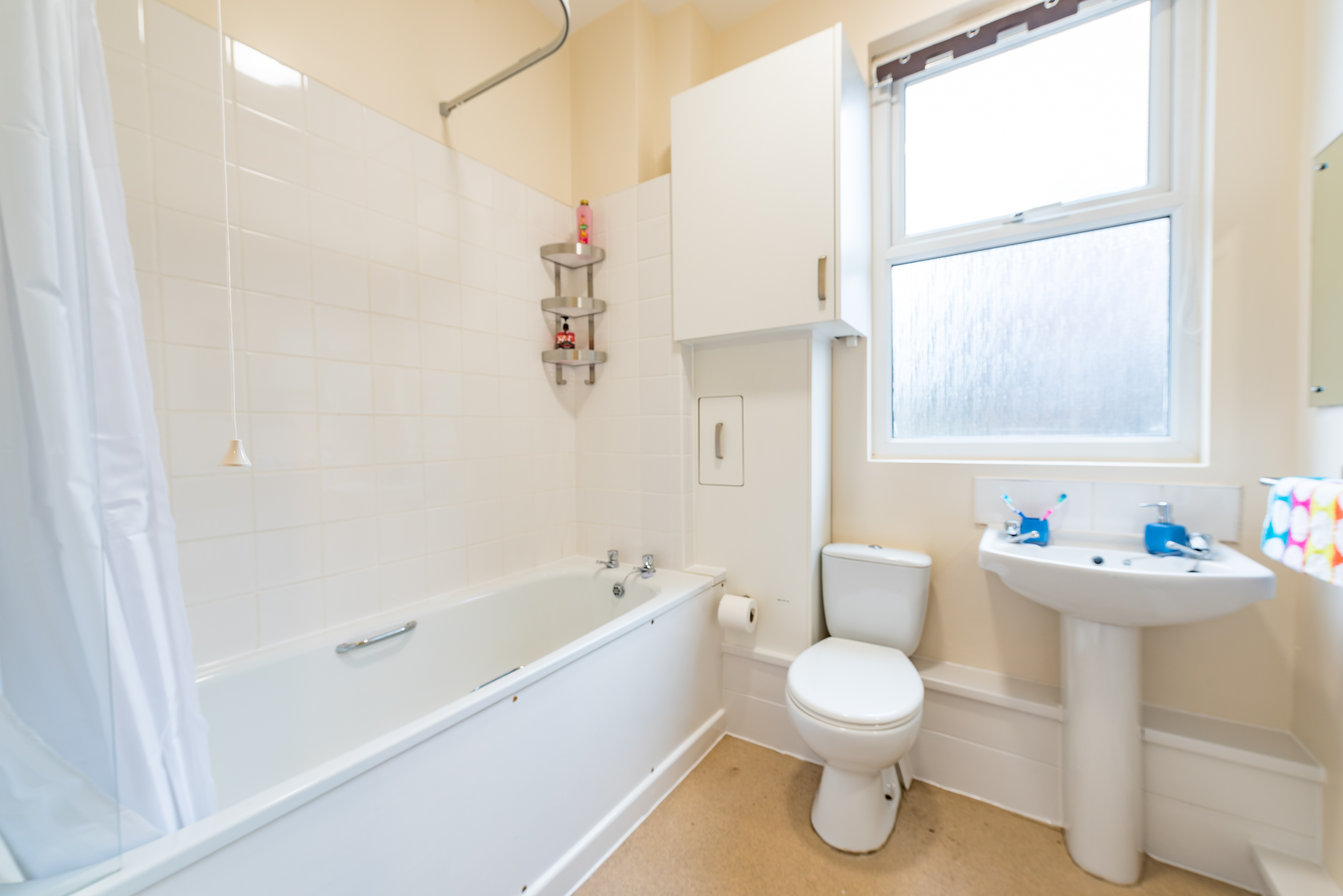 11b Back Churchill Gardens-32 Bathroom.jpg