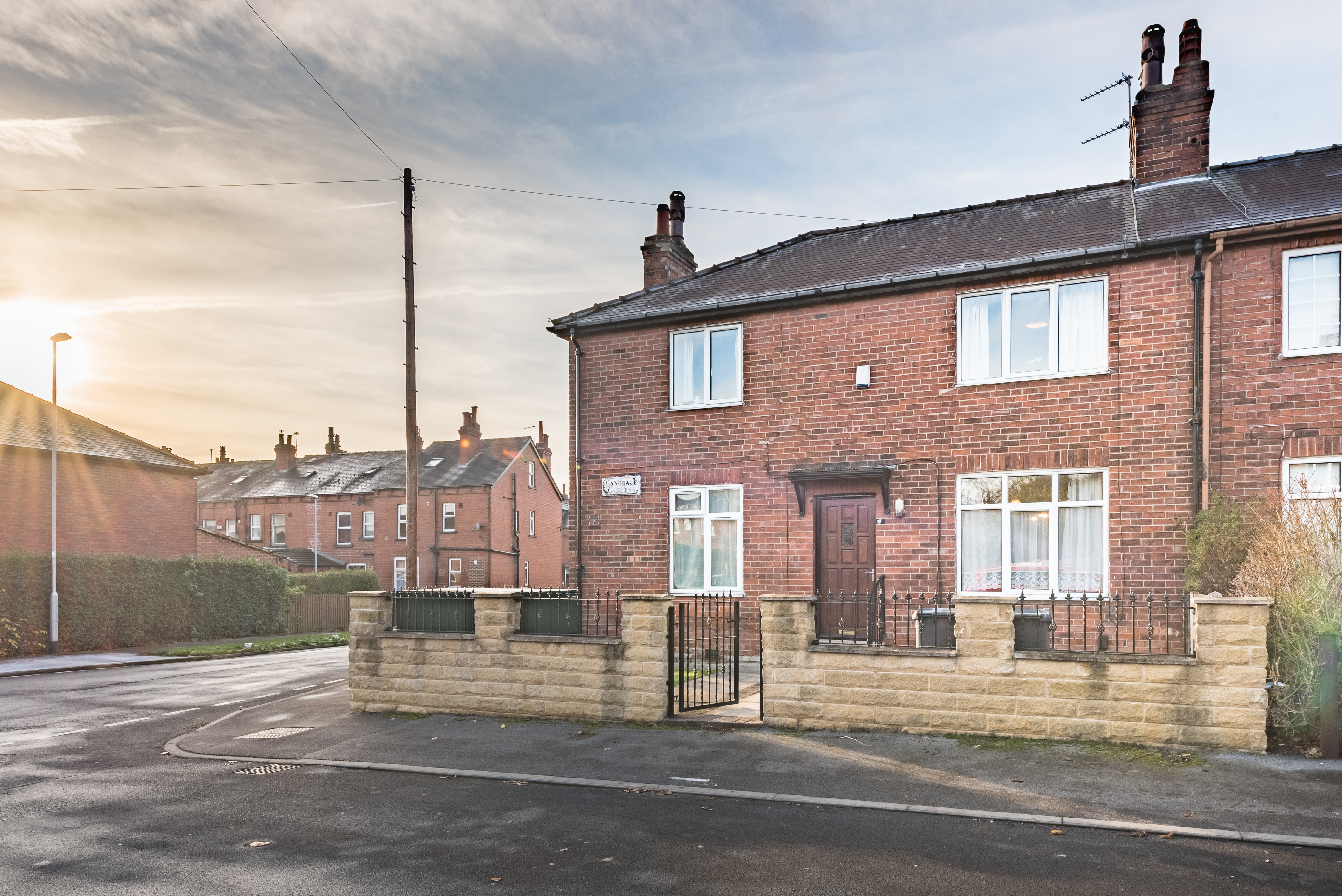 27 Langdale Gardens-1.jpg (1)