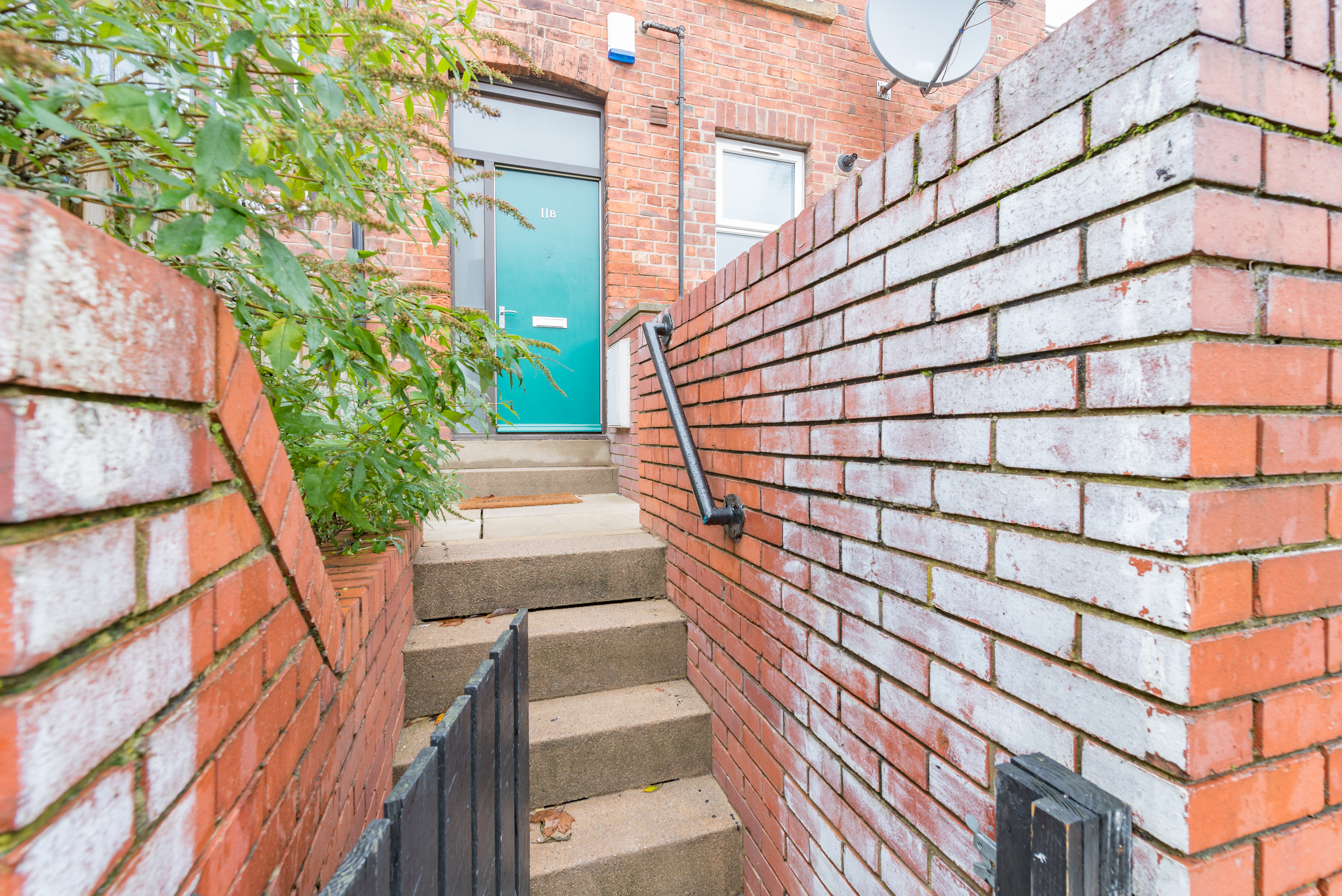 11b Back Churchill Gardens-4 External.jpg (1)