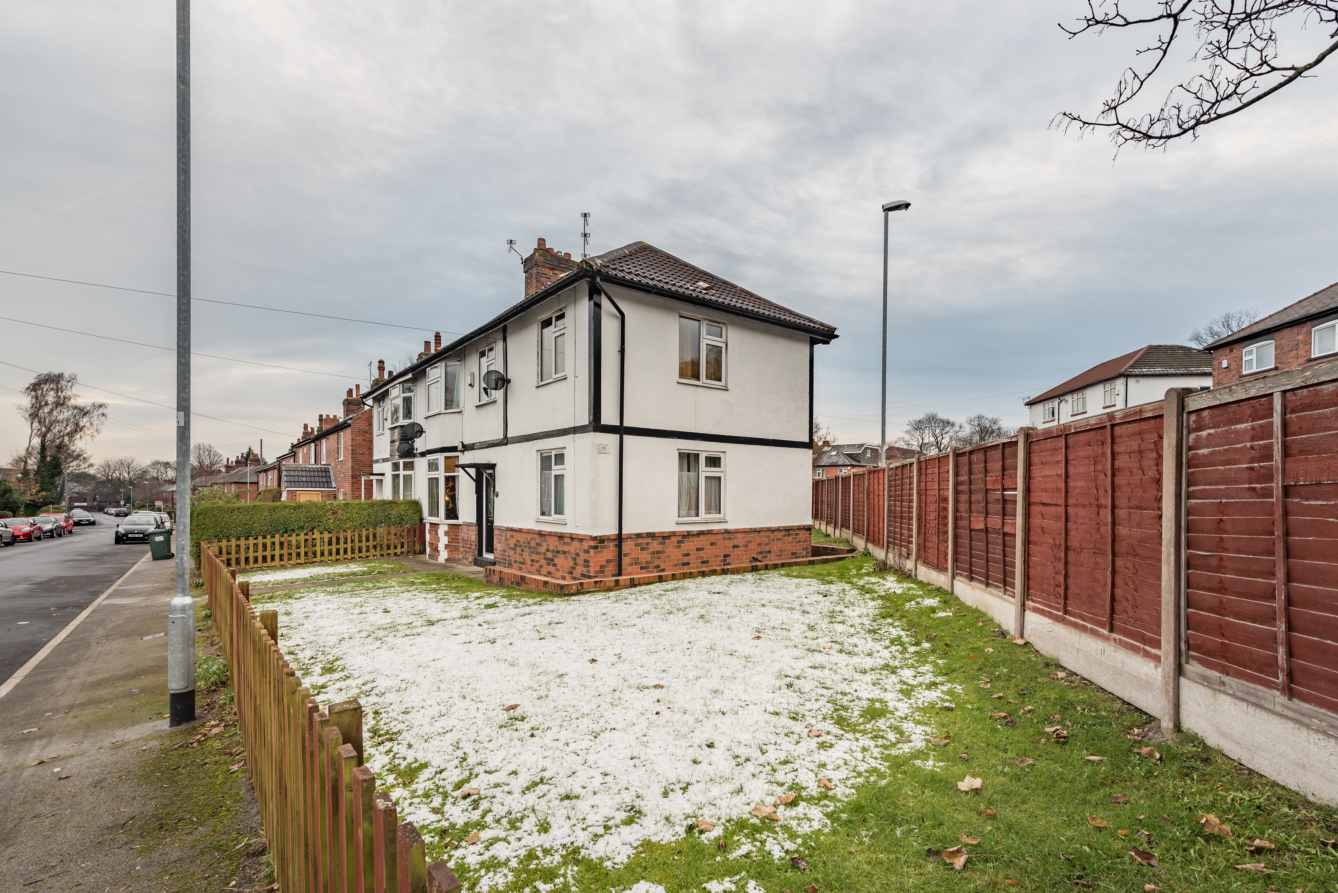 39 Langdale Gardens-2.jpg