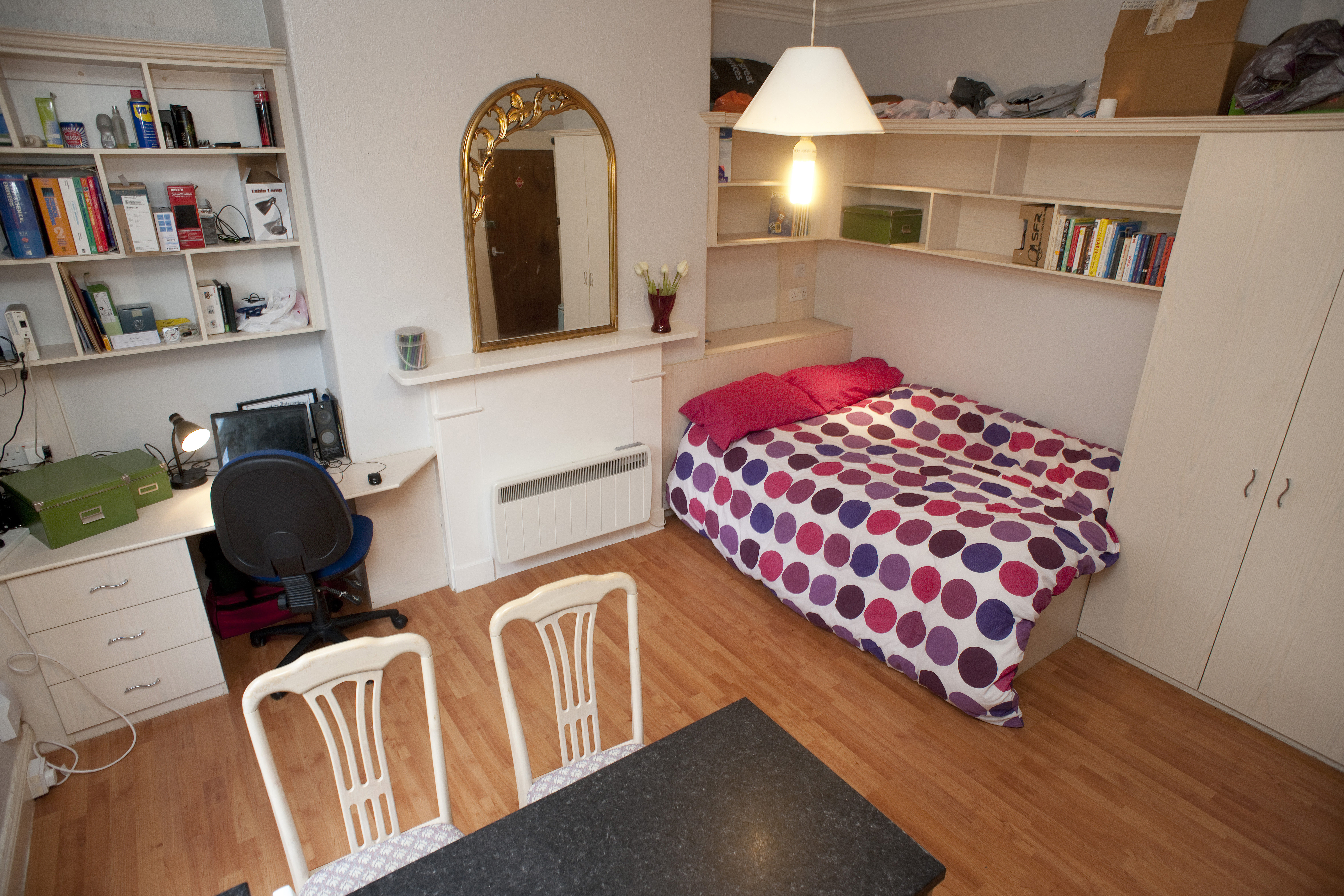 80 (17) VRd Bedsit.JPG