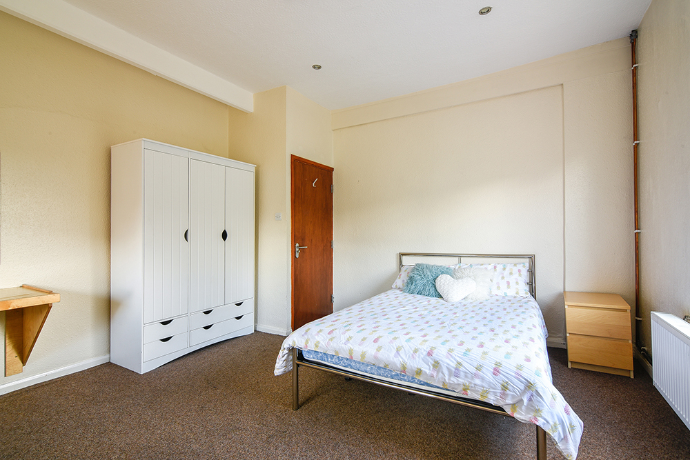 3a Hartley - Bedroom 2.1.jpg