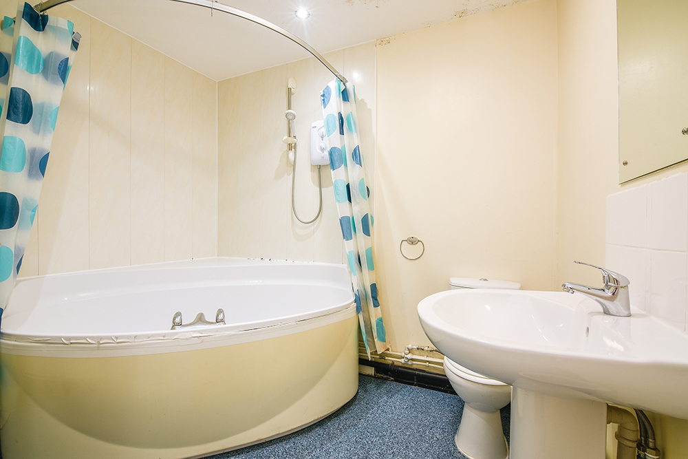 3a Hartley - Bathroom 1.jpg