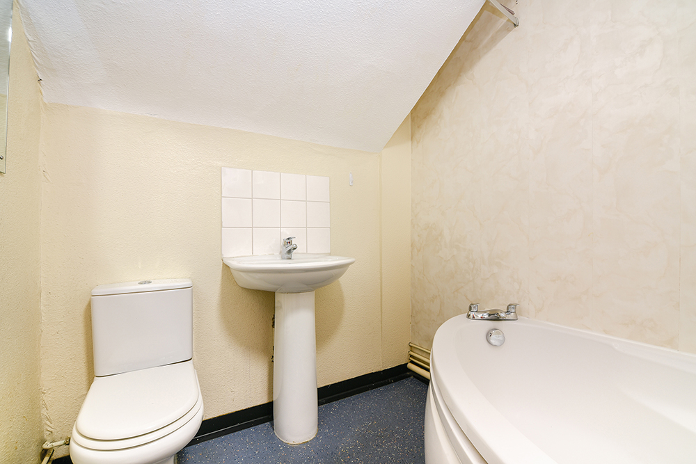 3a Hartley - Bathroom 3.jpg