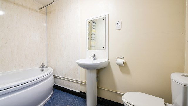 3b Hartley - Bathroom.jpg