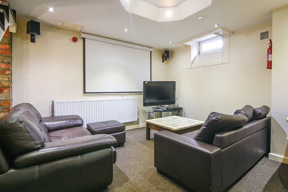 9 Hartley - Lounge.jpg