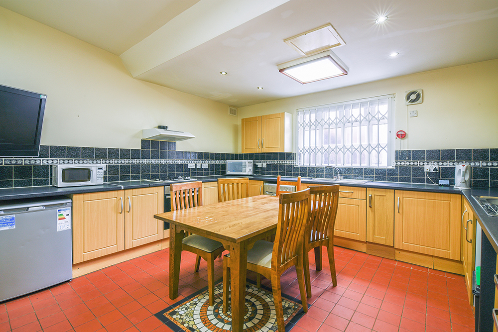 9 Hartley - Kitchen 1 (1).jpg