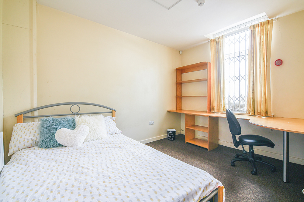 9 Hartley - Bedroom 1.jpg