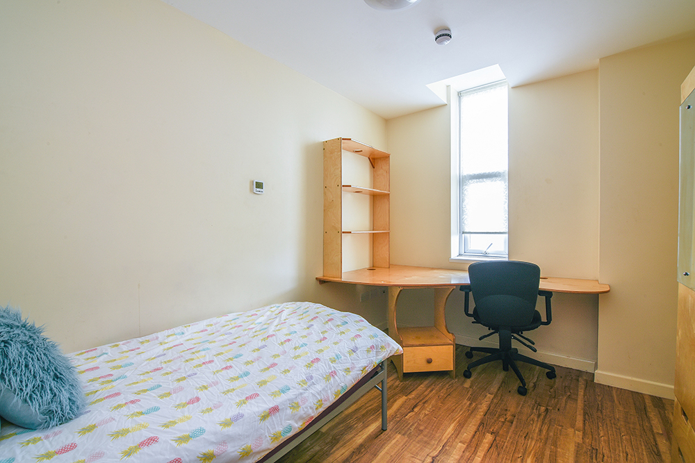 Flat 2, 169 Radford Road - Bedroom 1.jpg