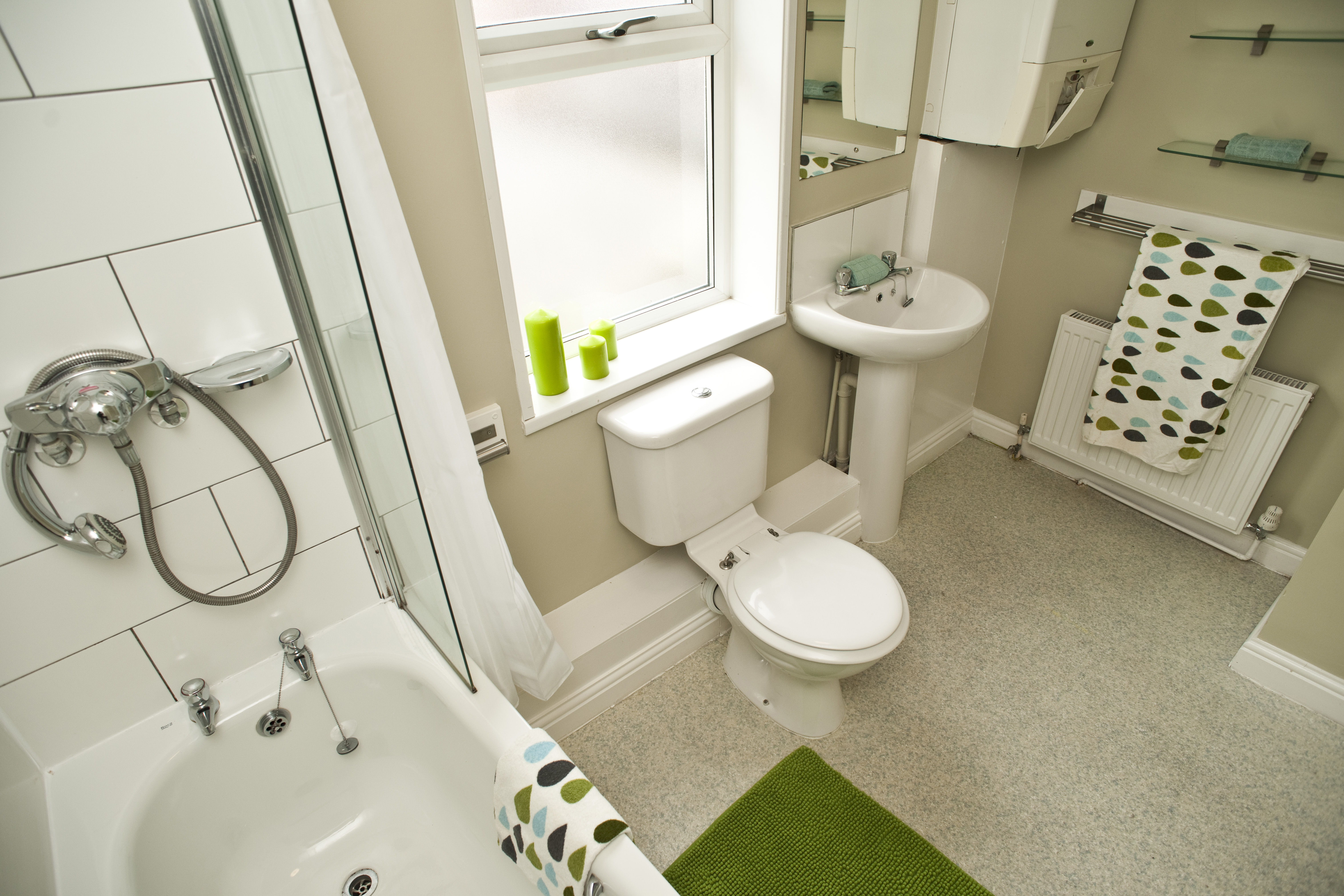 152 BRd Bathroom (5).JPG